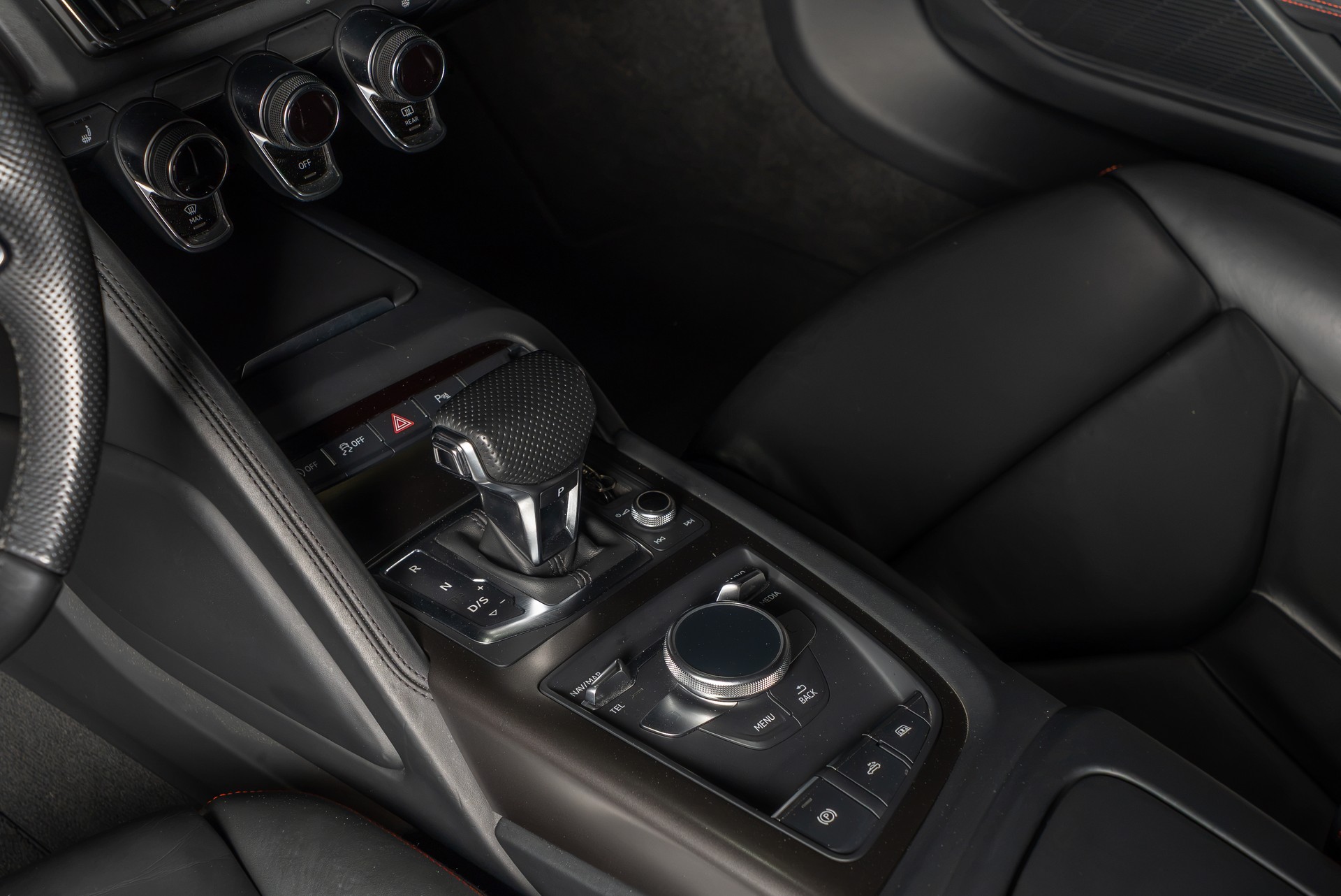 AUDI R8 Spyder 5.2 RWS S-Tronic-image-15