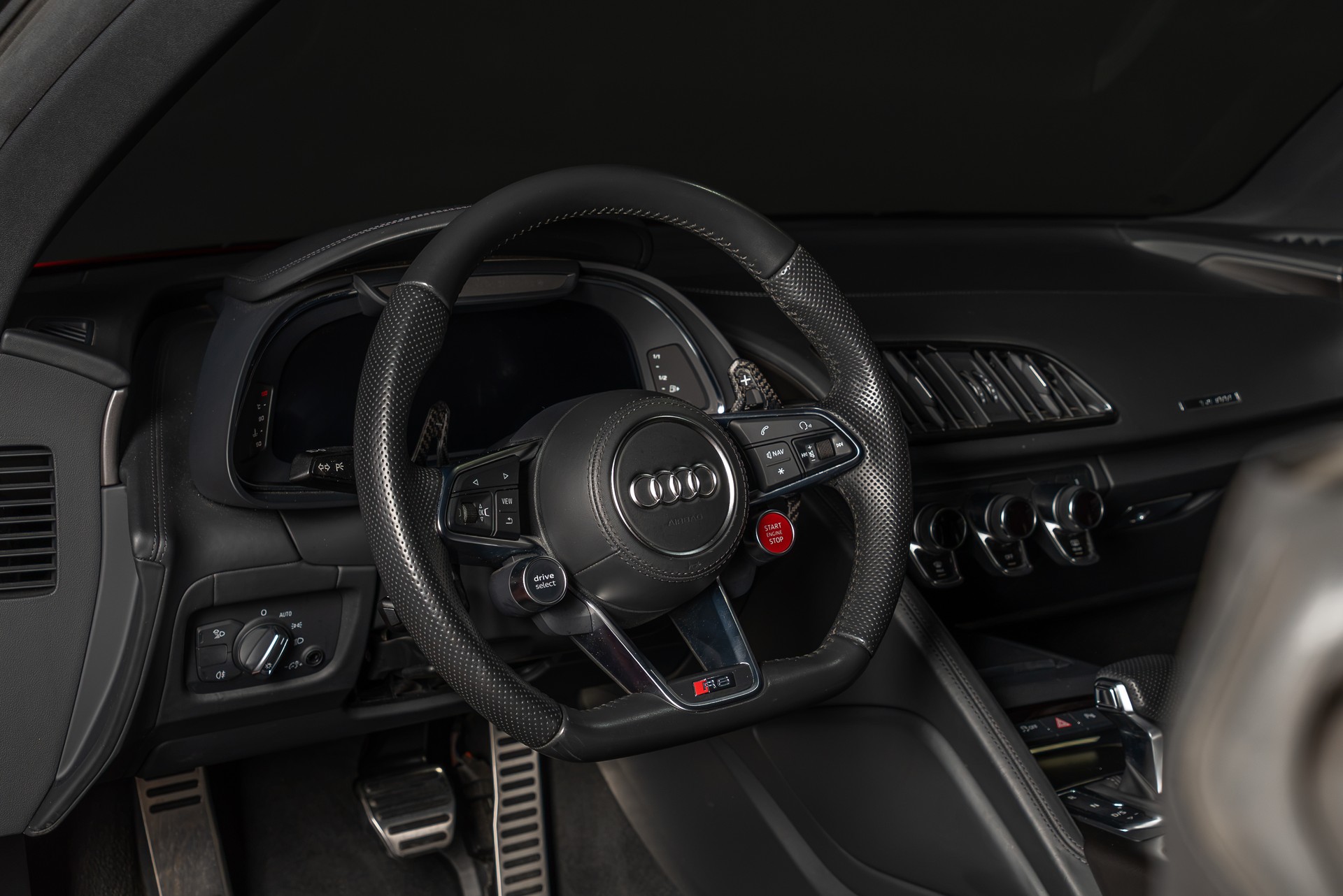 AUDI R8 Spyder 5.2 RWS S-Tronic-image-13