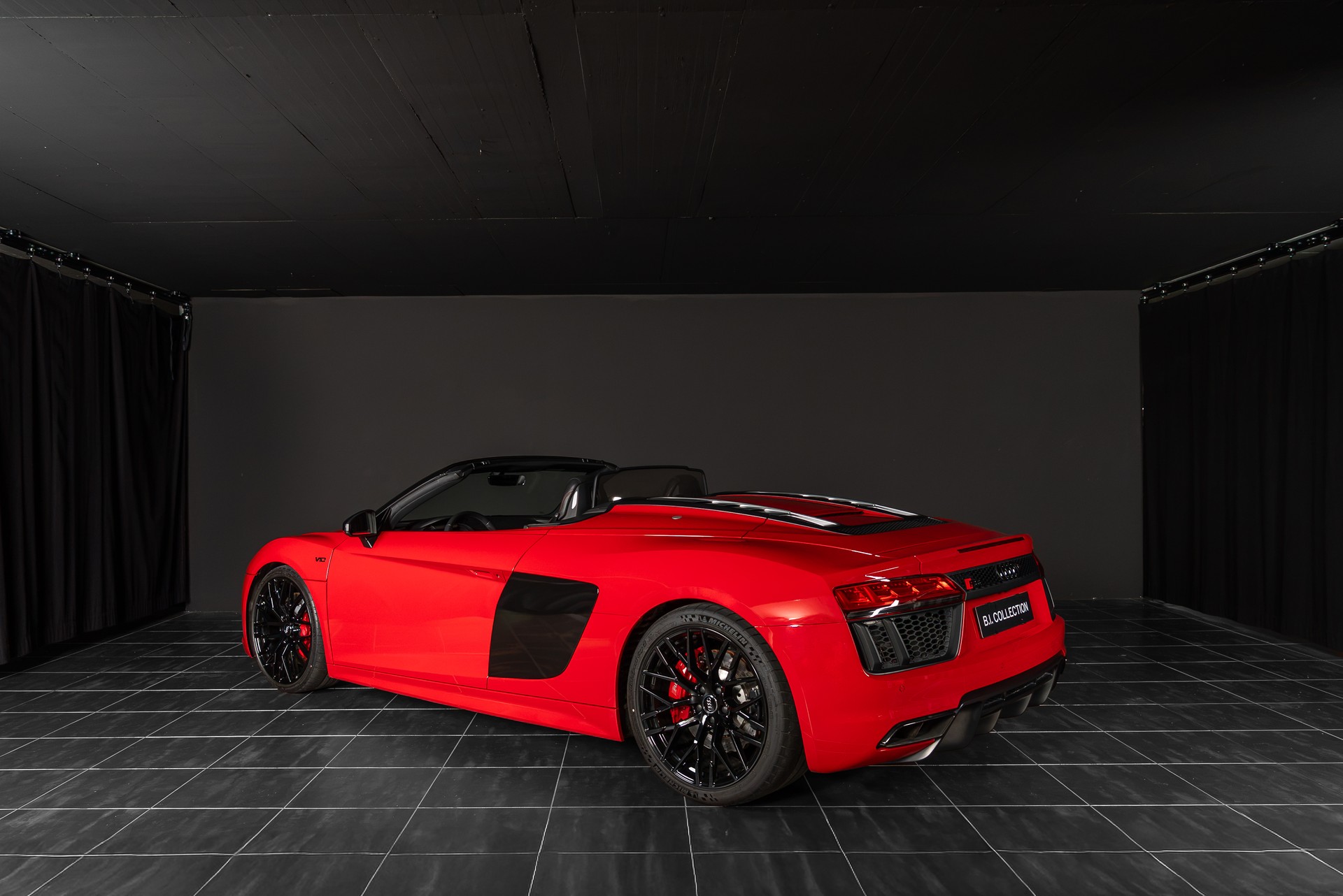 AUDI R8 Spyder 5.2 RWS S-Tronic-showroom-element-1