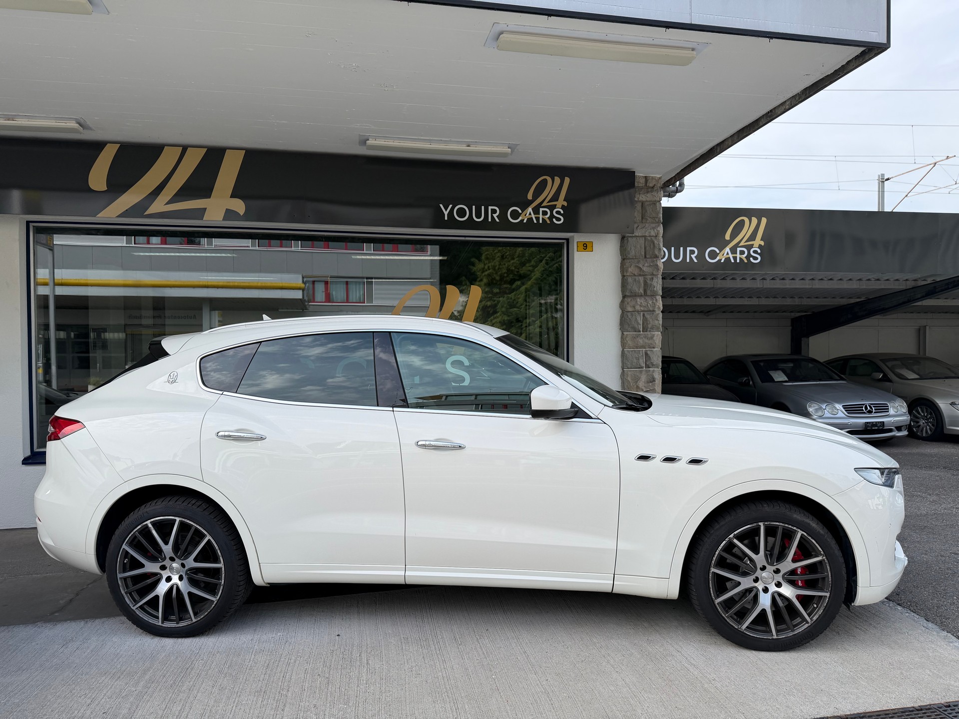MASERATI Levante S 3.0 V6 Automatica-showroom-element-3