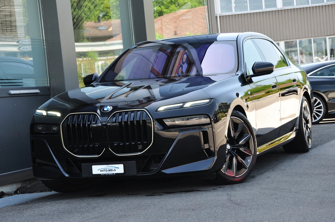BMW 740d xDrive 48V M Sport Pro Steptronic-showroom-element-2