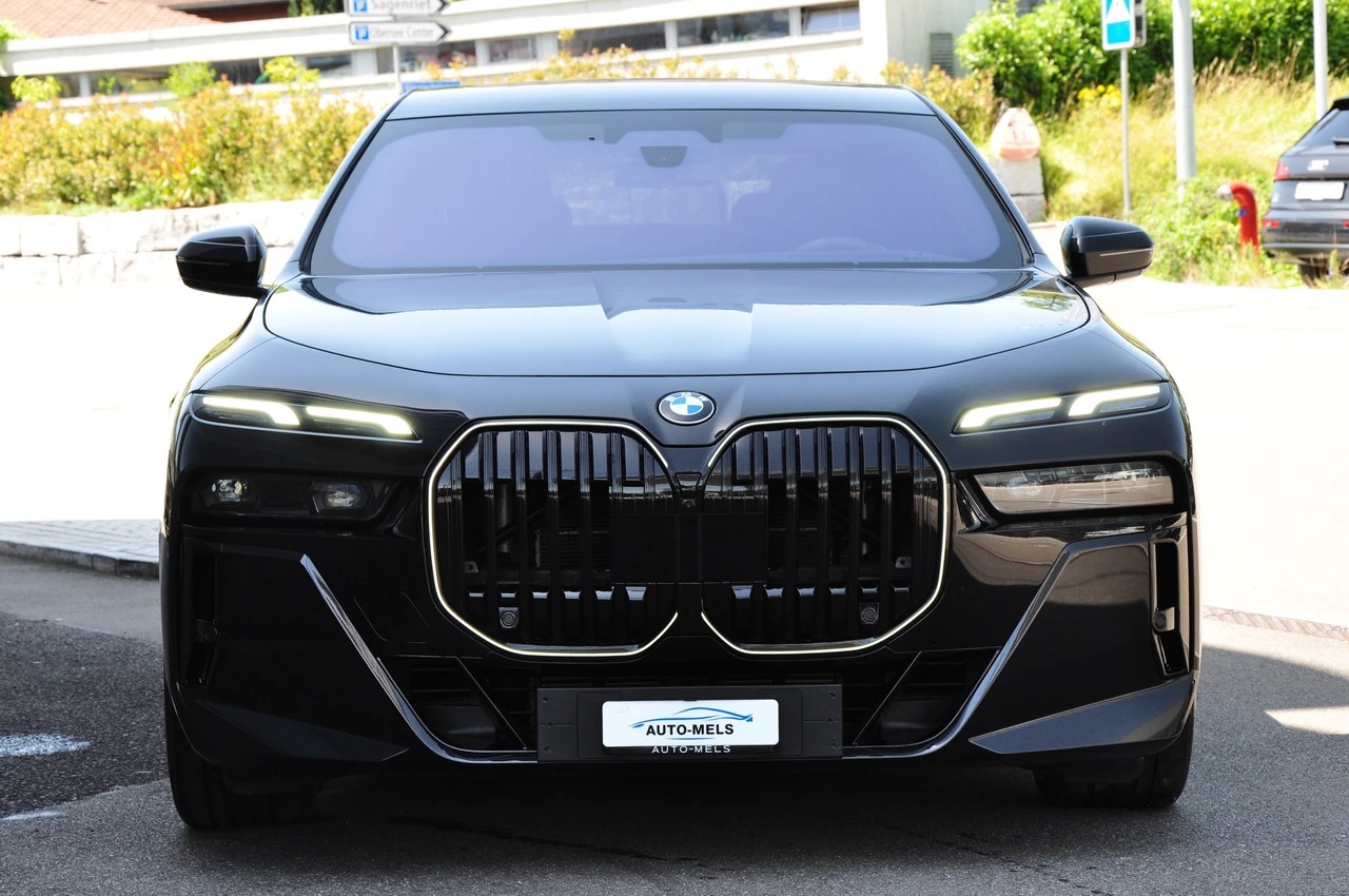 BMW 740d xDrive 48V M Sport Pro Steptronic-image-5