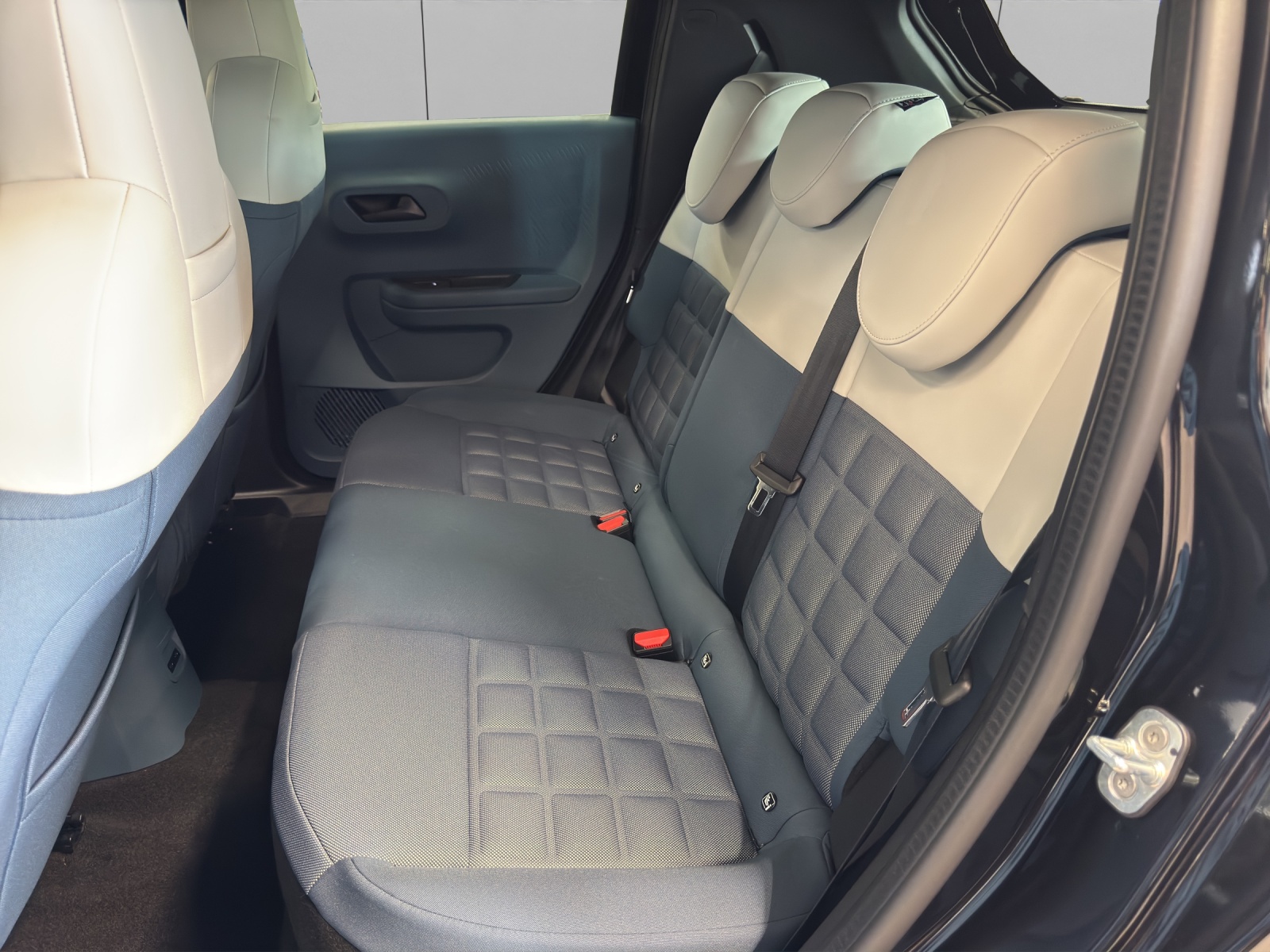 FIAT Grande Panda 1.2 Hybrid La Prima-image-12