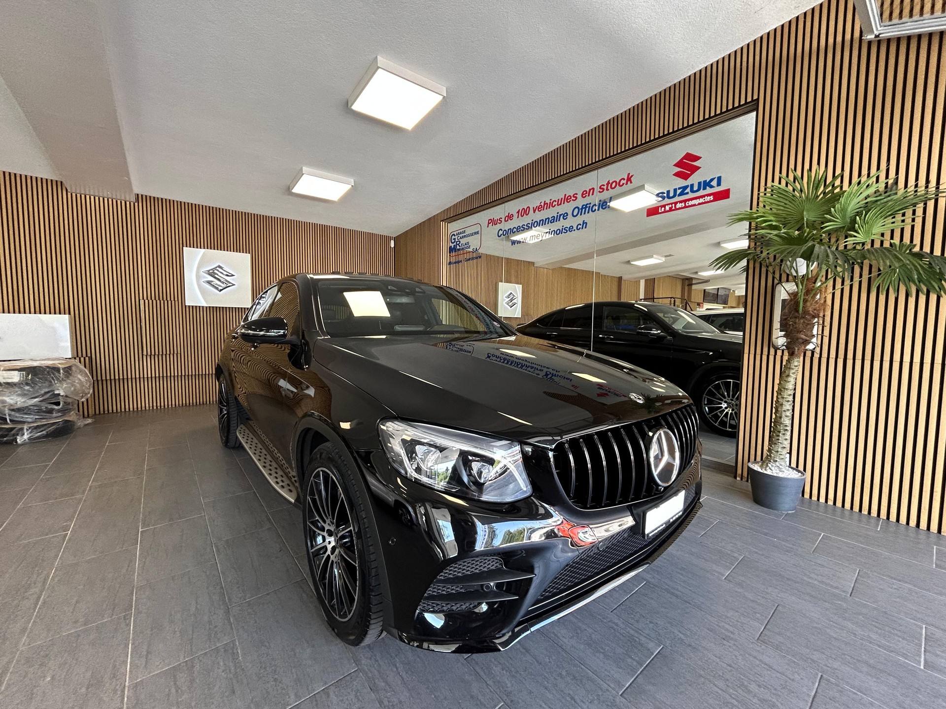 MERCEDES-BENZ GLC 250 AMG Line 4m Coupé-showroom-element-2