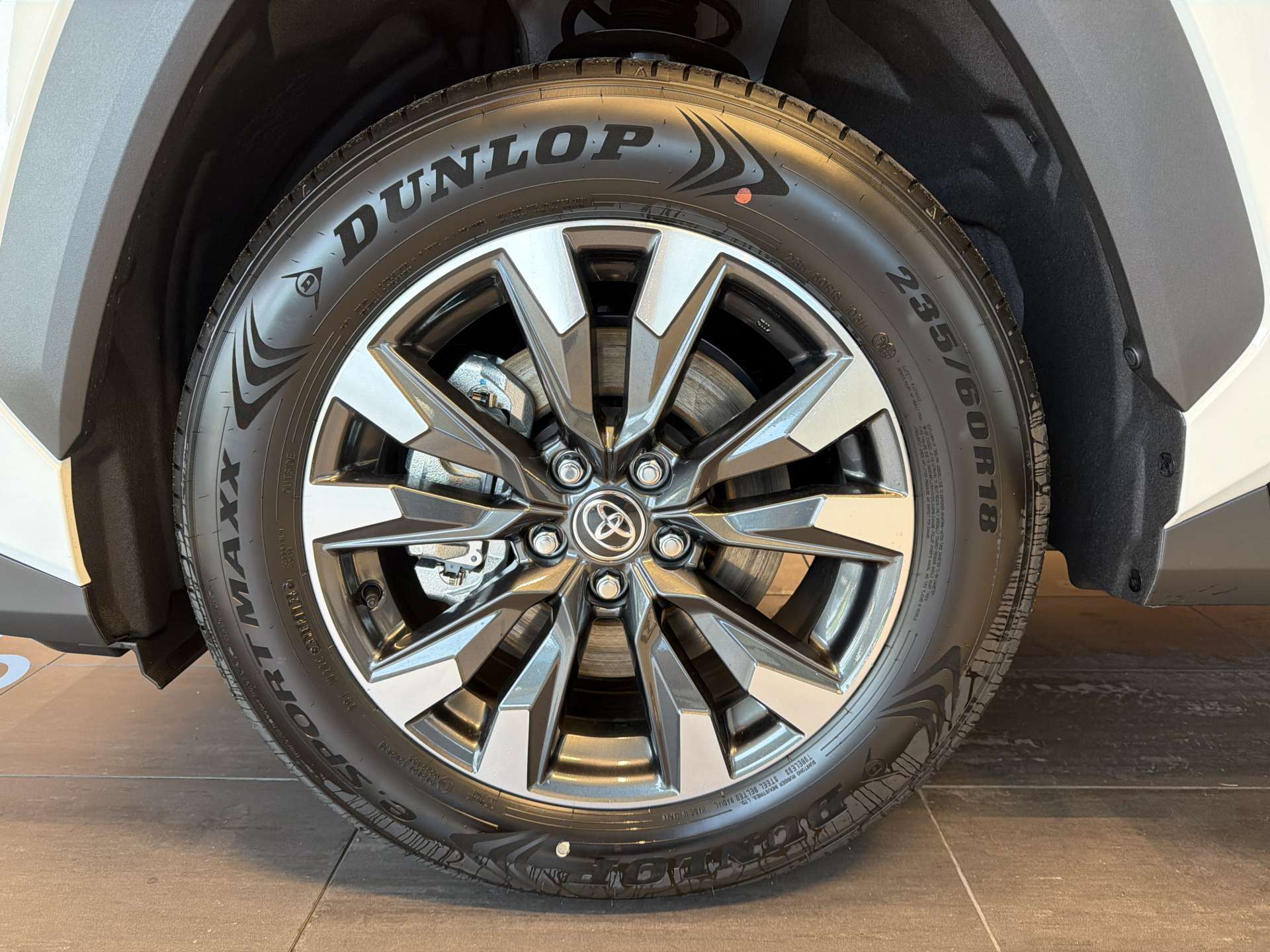 TOYOTA RAV-4 2.5 HSD Trend e-CVT AWD NEUES MODELL Automat-image-8