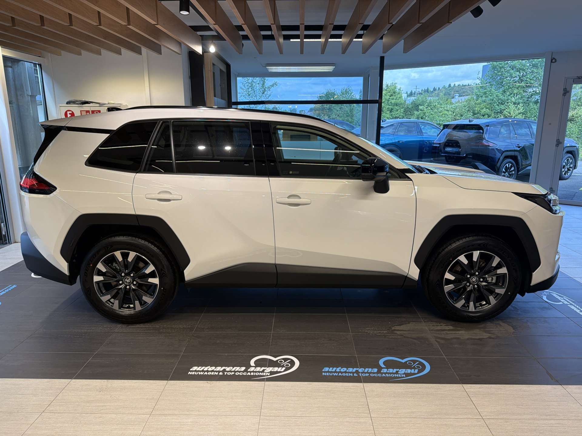 TOYOTA RAV-4 2.5 HSD Trend e-CVT AWD NEUES MODELL Automat-image-11