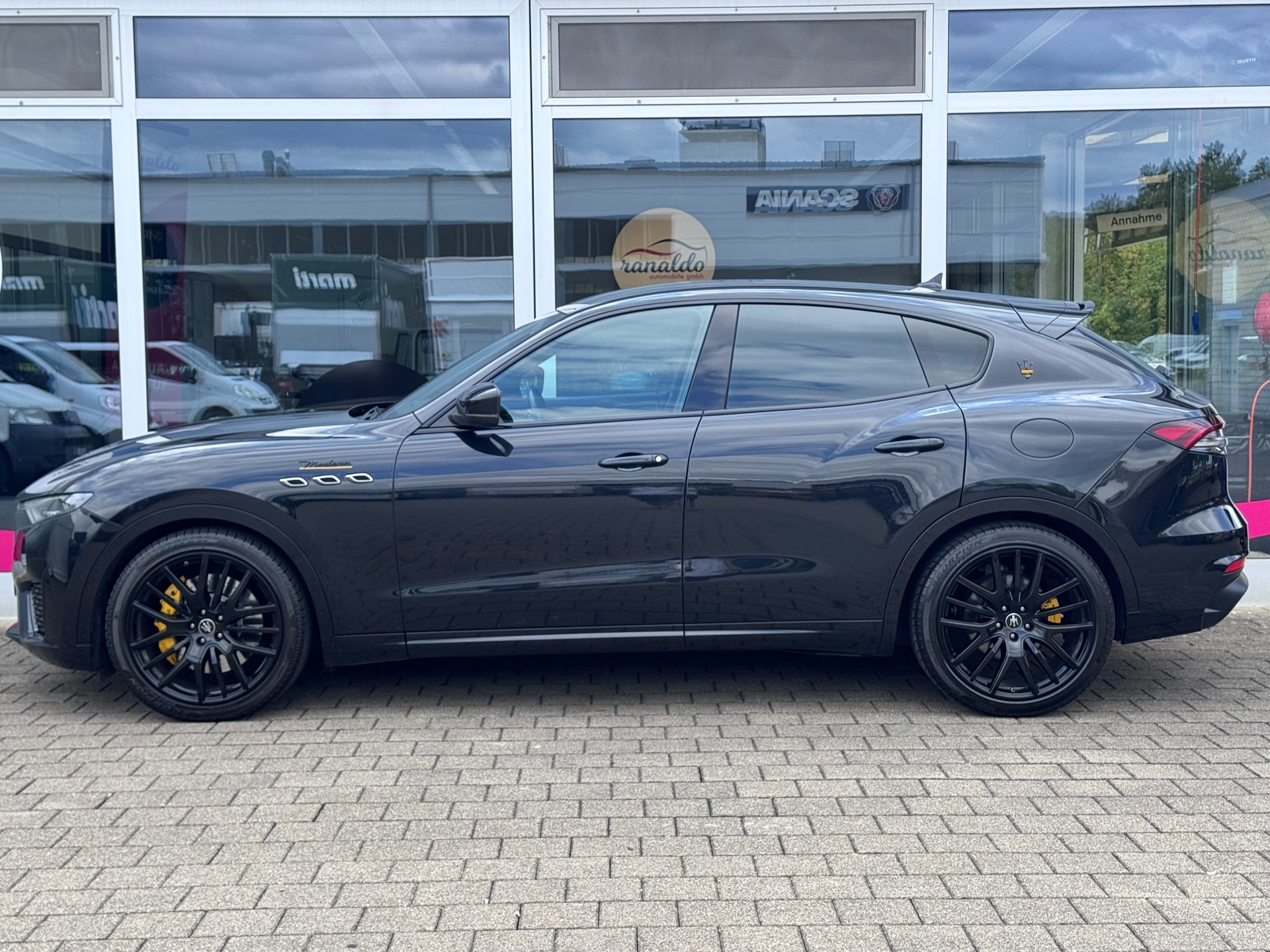 MASERATI Levante 3.0 V6 Modena+Automat+4x4+LED Scheinwerfer+Leder+Sitzheizung+ACC+360°Kamera+Luftfahrwerk+Getönte Scheiben+Navi+21"ALU+-image-4