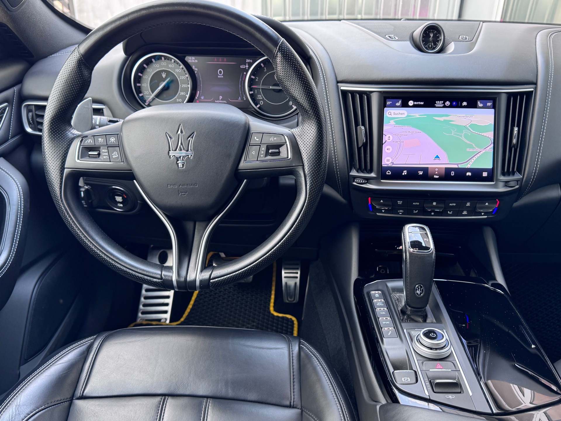 MASERATI Levante 3.0 V6 Modena+Automat+4x4+LED Scheinwerfer+Leder+Sitzheizung+ACC+360°Kamera+Luftfahrwerk+Getönte Scheiben+Navi+21"ALU+-image-12