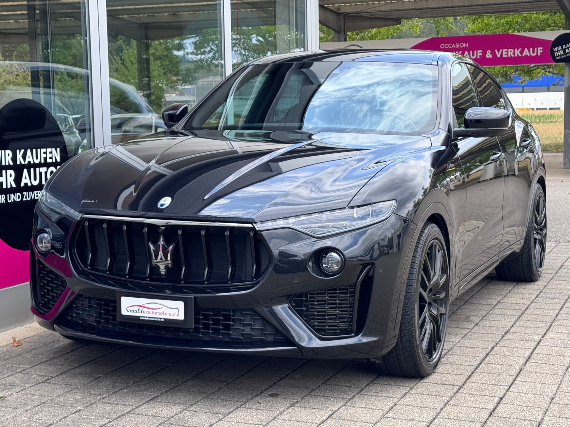 MASERATI Levante 3.0 V6 Modena+Automat+4x4+LED Scheinwerfer+Leder+Sitzheizung+ACC+360°Kamera+Luftfahrwerk+Getönte Scheiben+Navi+21"ALU+-showroom-element-1