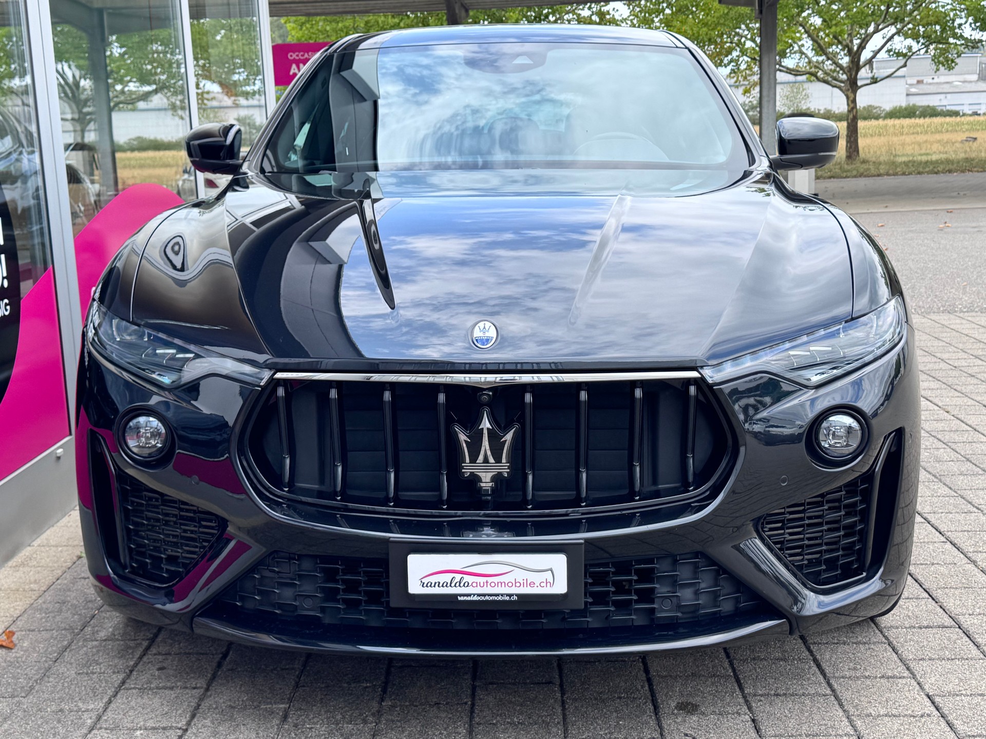 MASERATI Levante 3.0 V6 Modena+Automat+4x4+LED Scheinwerfer+Leder+Sitzheizung+ACC+360°Kamera+Luftfahrwerk+Getönte Scheiben+Navi+21"ALU+-showroom-element-3