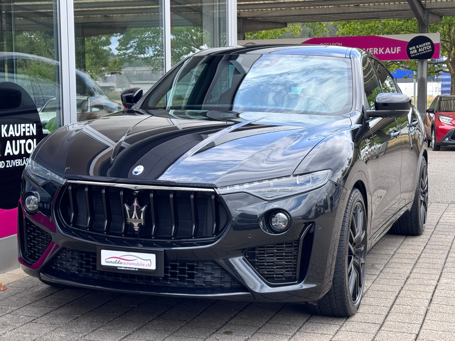 MASERATI Levante 3.0 V6 Modena+Automat+4x4+LED Scheinwerfer+Leder+Sitzheizung+ACC+360°Kamera+Luftfahrwerk+Getönte Scheiben+Navi+21"ALU+