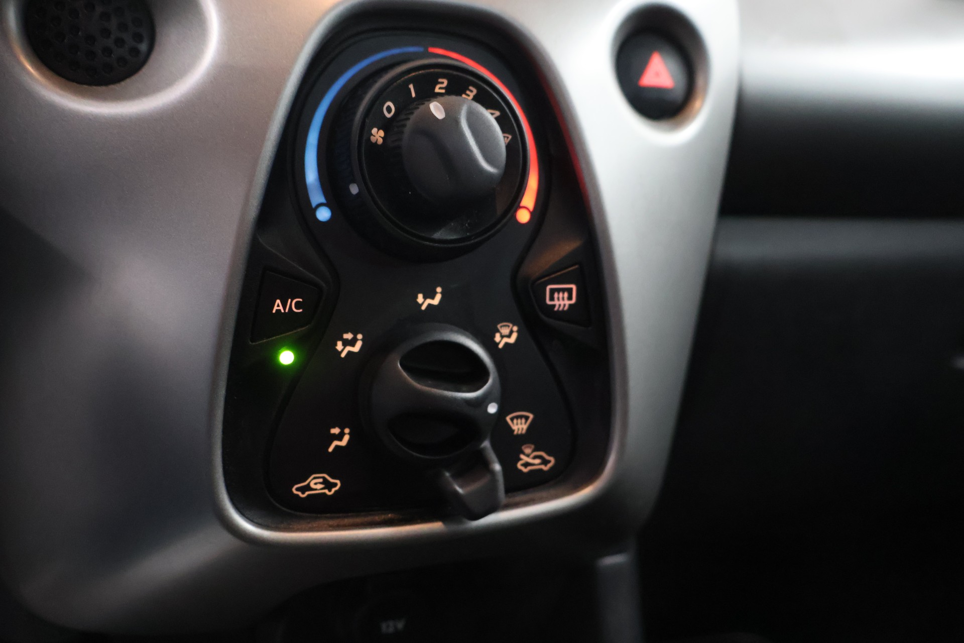 PEUGEOT 108 1.0 VTi Active ETG-image-27