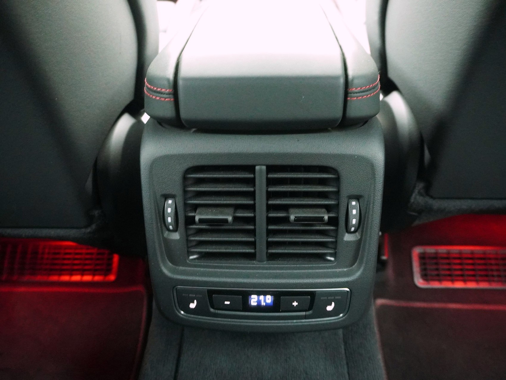 AUDI e-tron GT RS quattro **Carbon Optik / Hinterachslenkung / Matrix / uvm.**-image-10