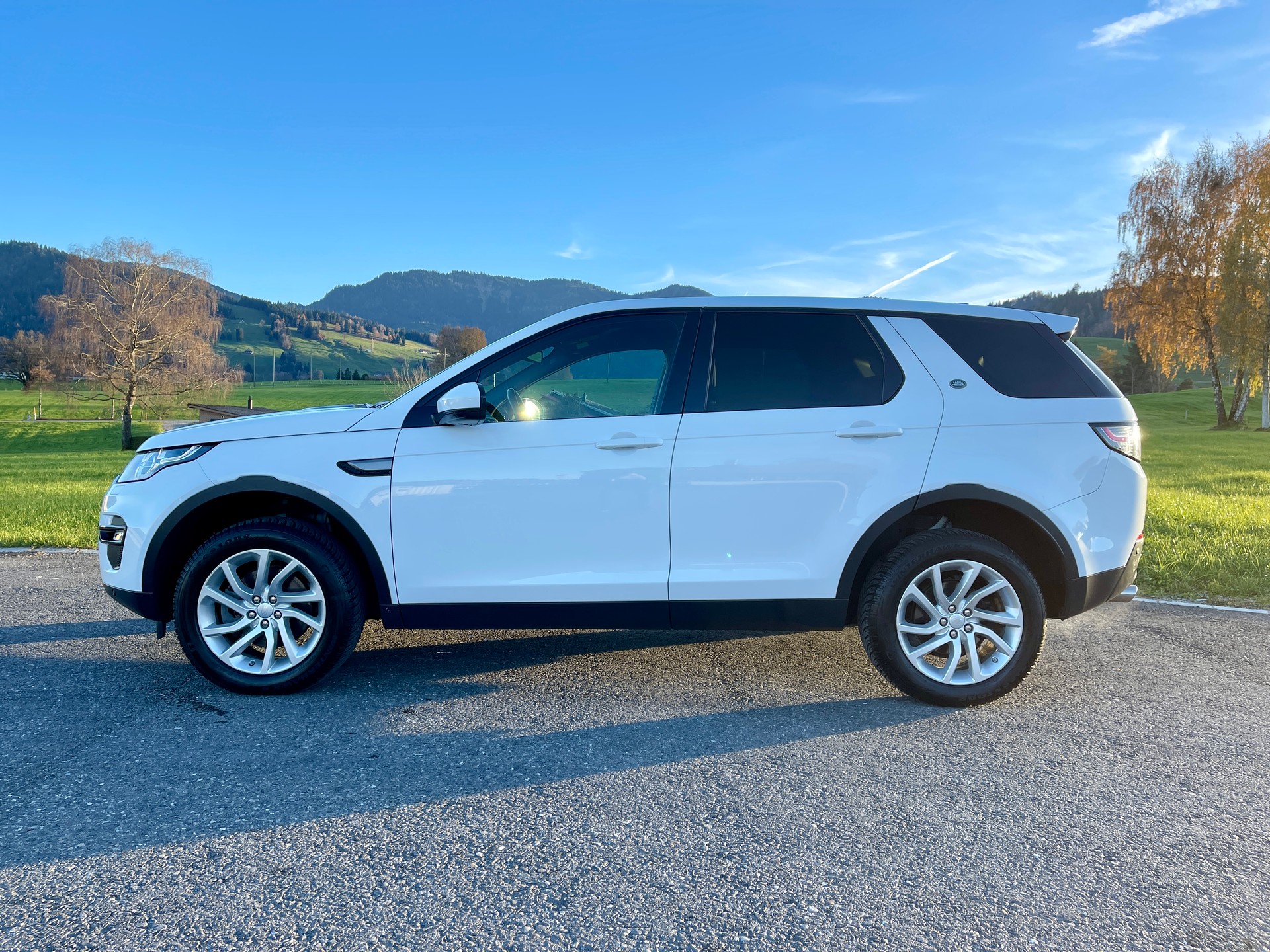LAND ROVER Discovery Sport 2.0 Si4 SE AT9-showroom-element-1