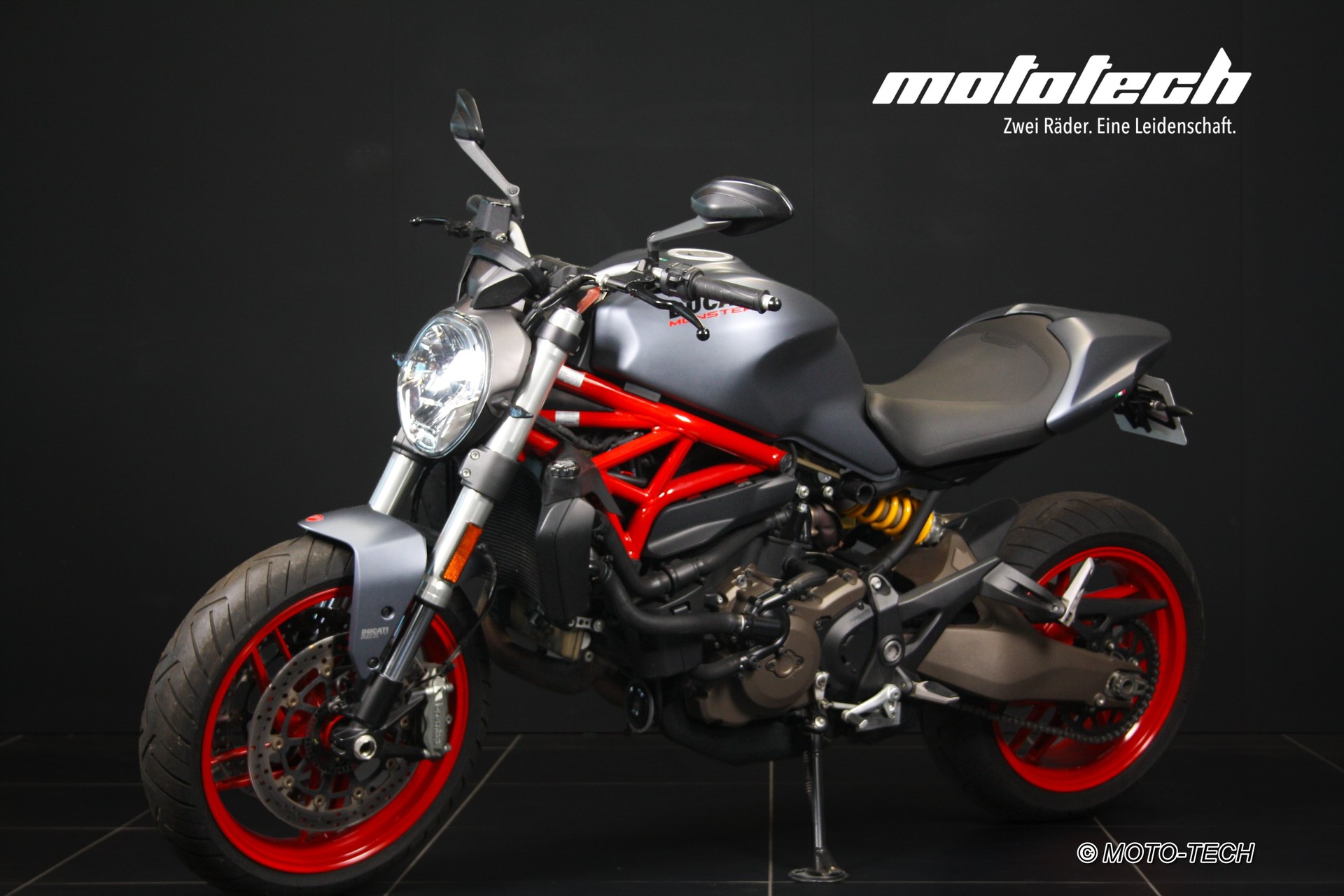 DUCATI Monster 821-image-5