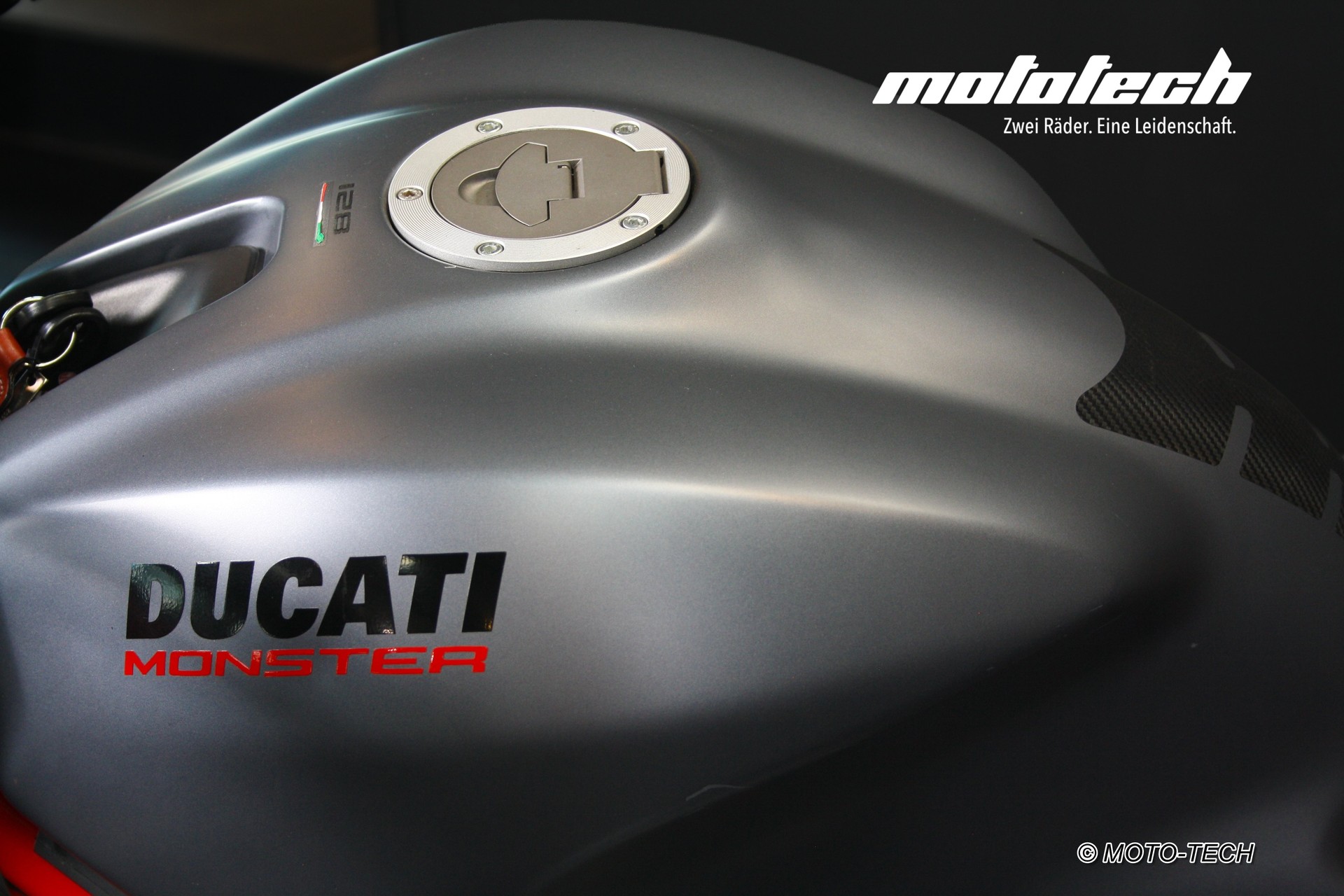 DUCATI Monster 821-image-9