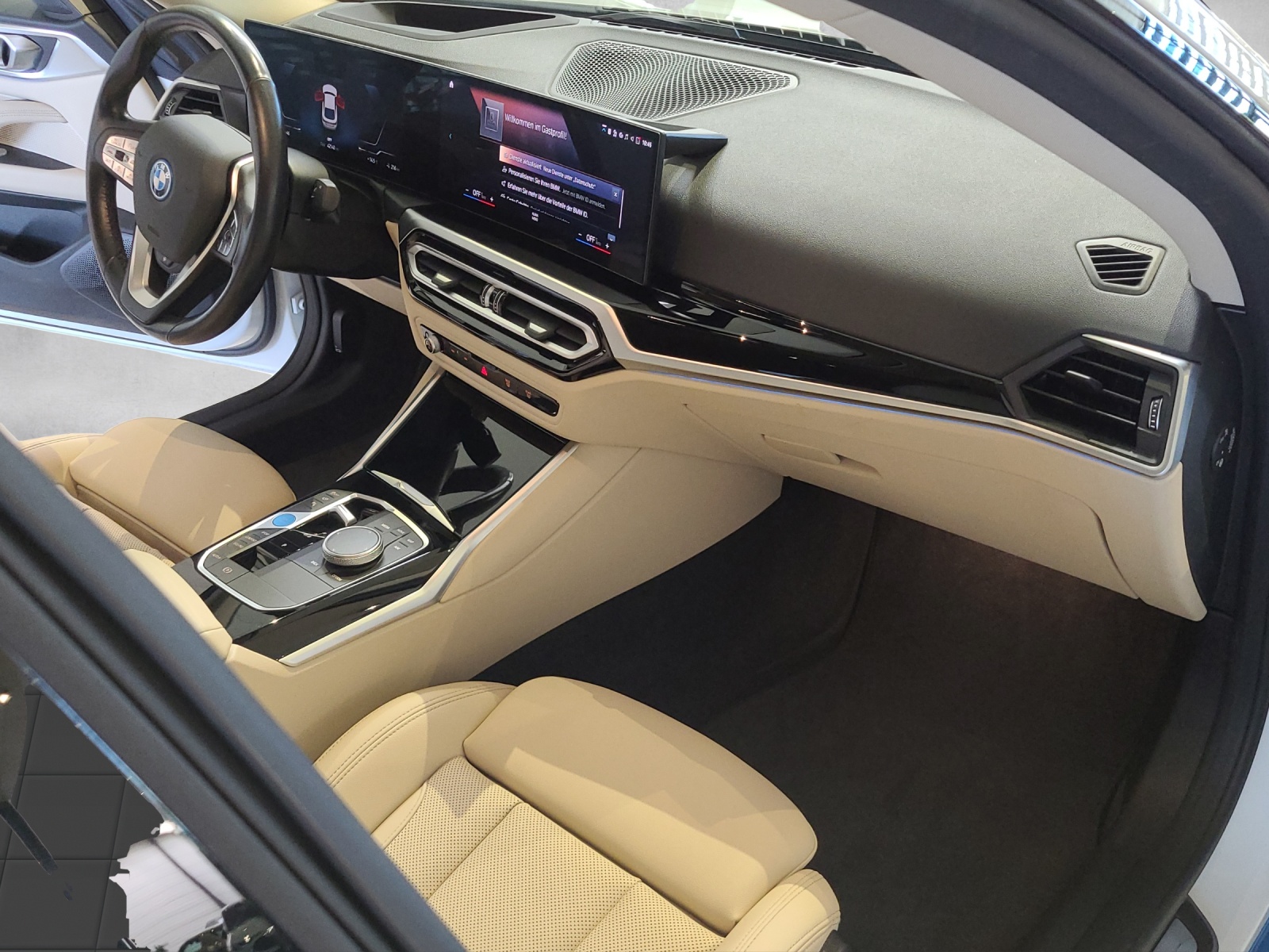 BMW i4 eDrive 40-image-7