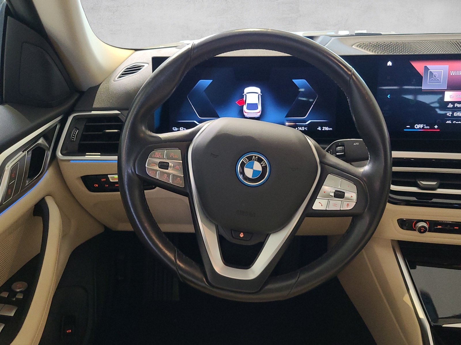 BMW i4 eDrive 40-image-12