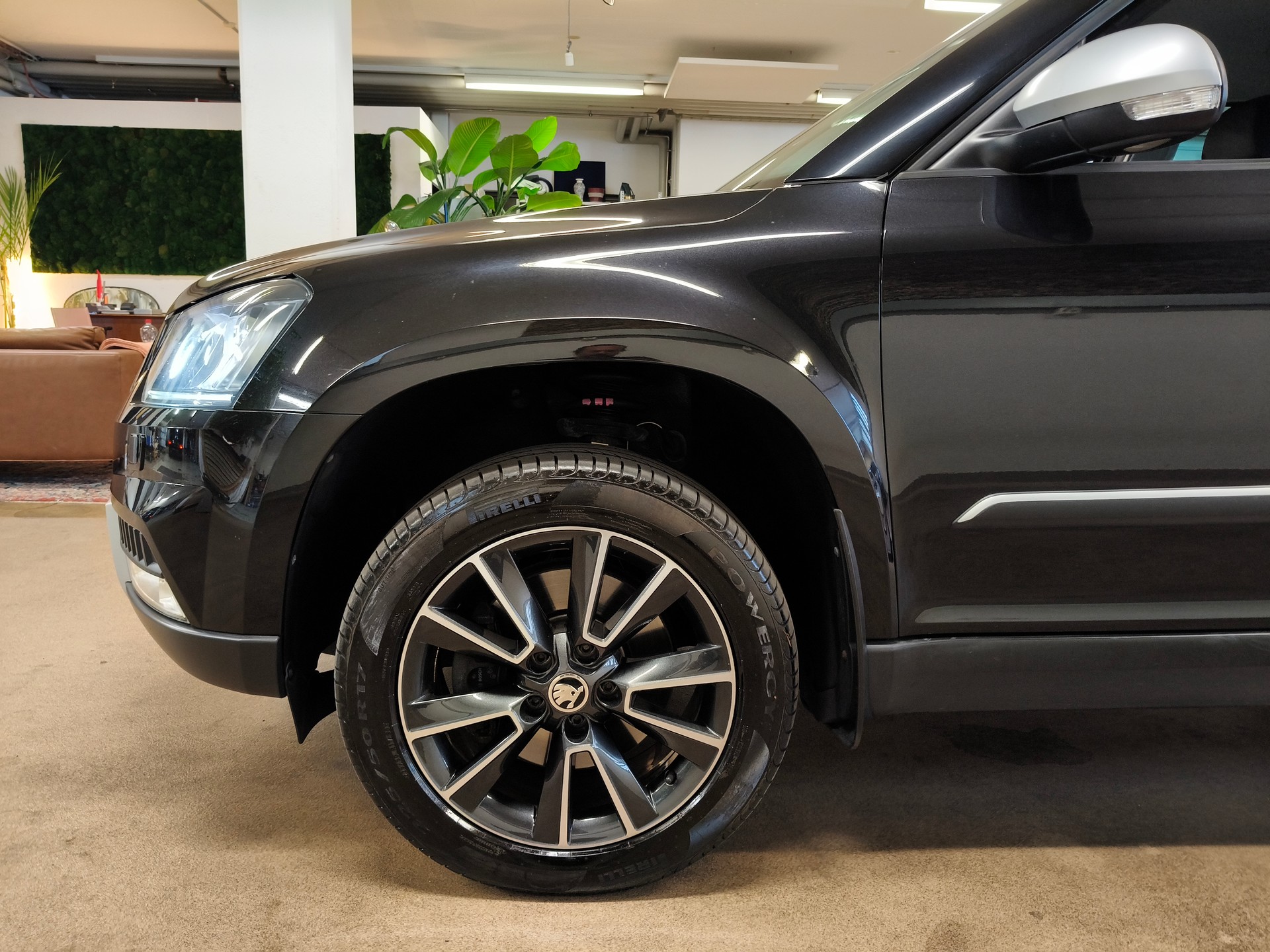 SKODA Yeti 2.0 TDI Elegance 4x4 DSG-showroom-element-2