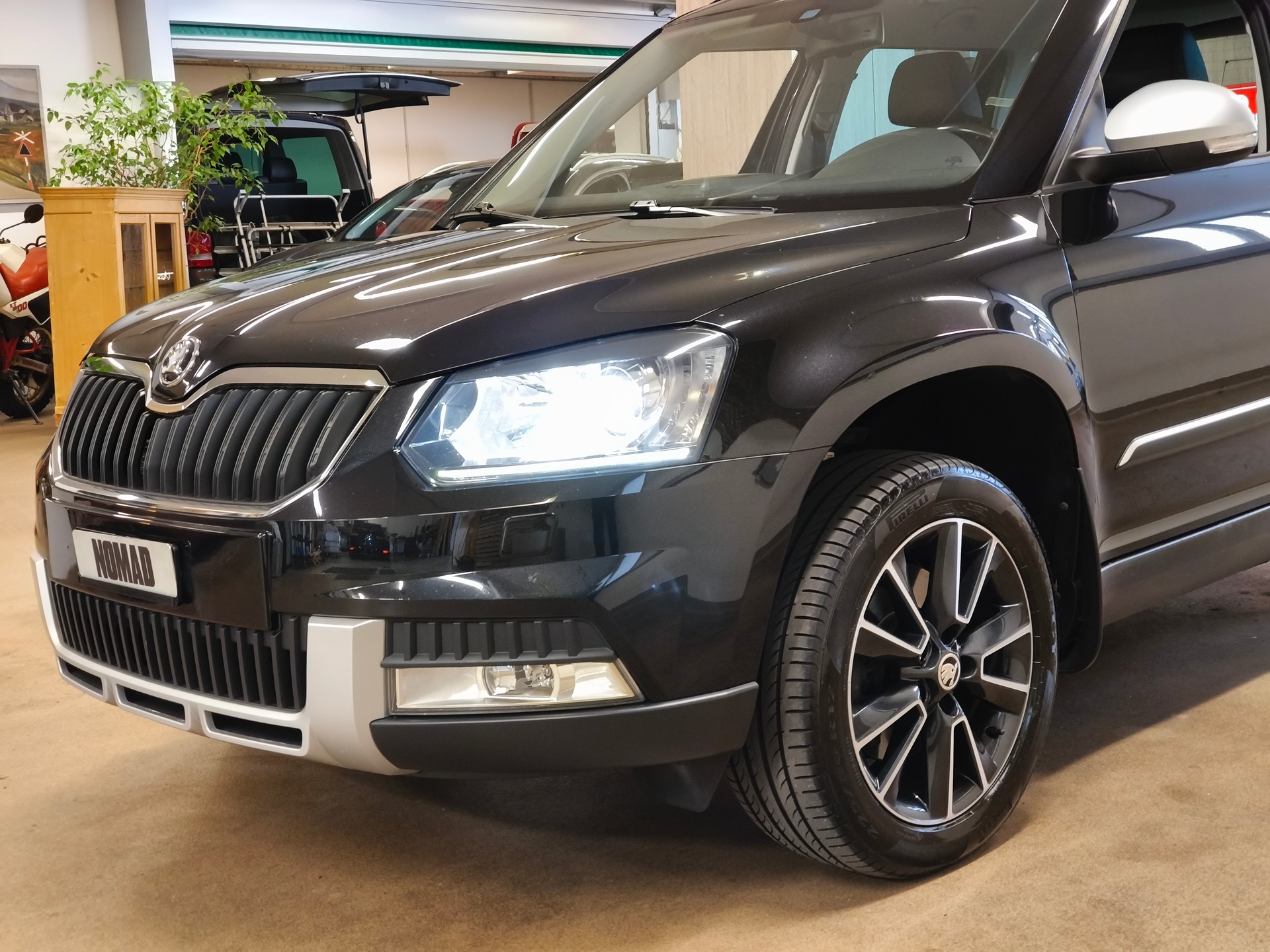 SKODA Yeti 2.0 TDI Elegance 4x4 DSG-showroom-element-1