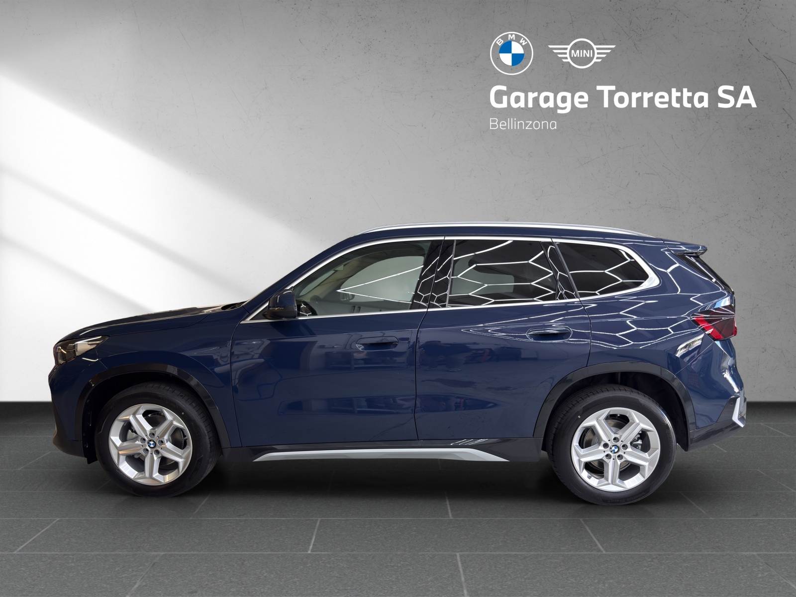BMW X1 xDrive 20d 48V xLine-showroom-element-1