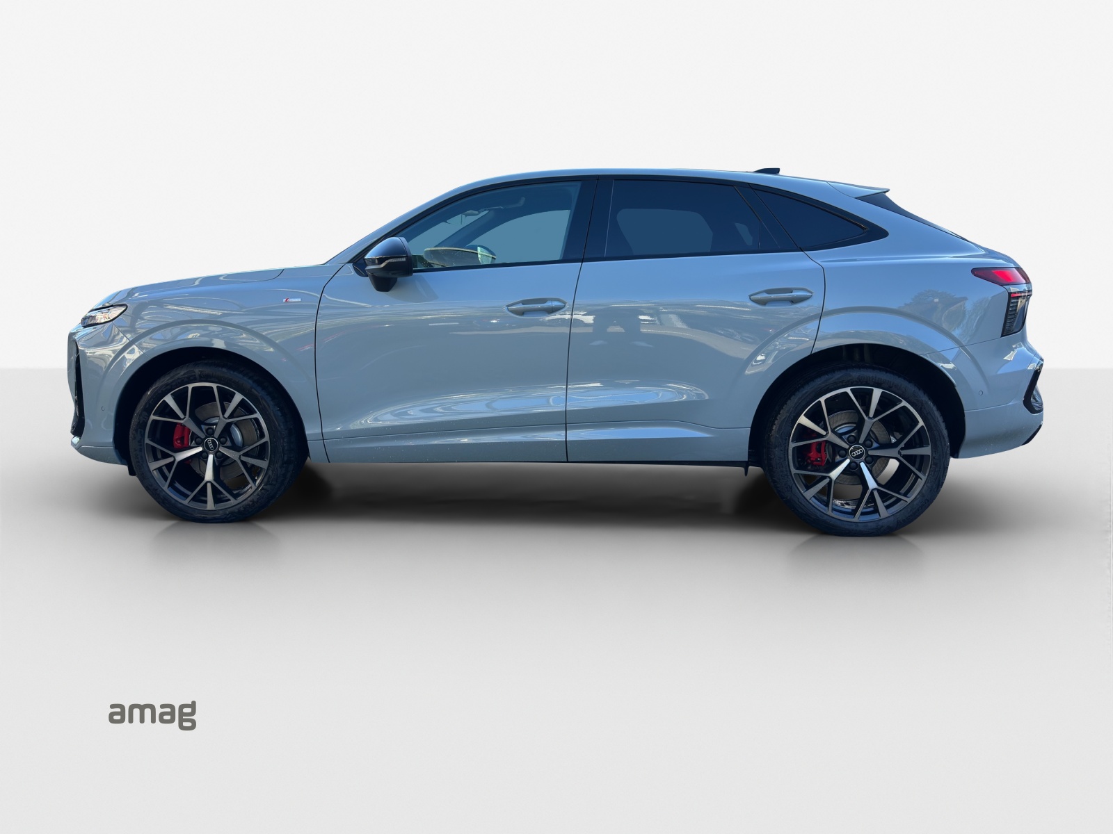 AUDI Q3 Sportback TFSI quattro 195 kW S tronic-showroom-element-1