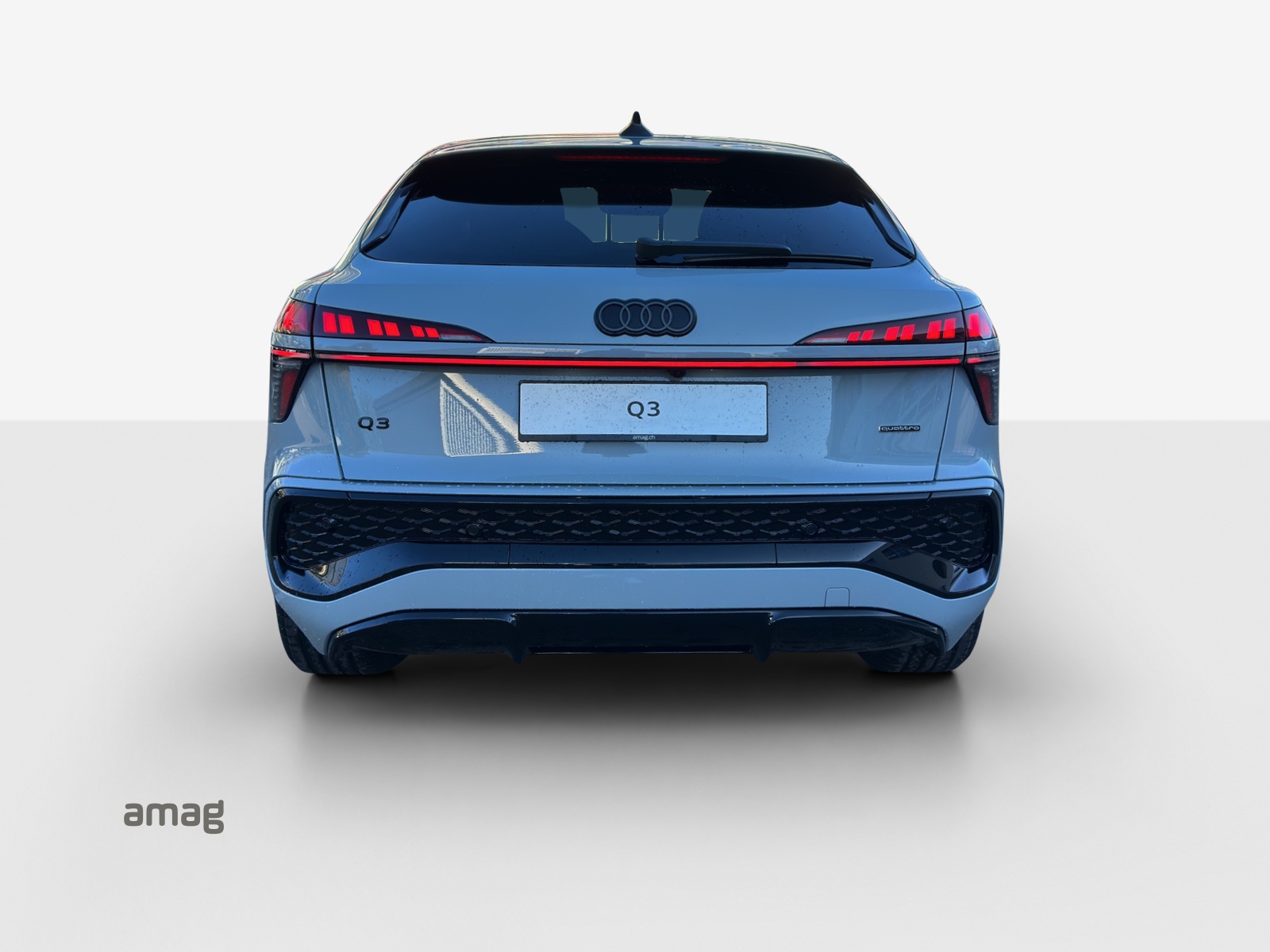 AUDI Q3 Sportback TFSI quattro 195 kW S tronic-showroom-element-3