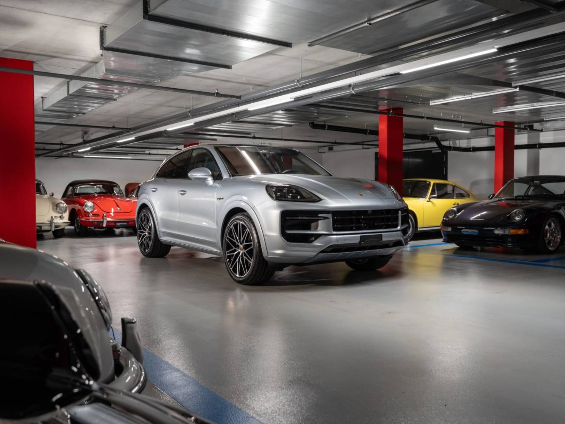 PORSCHE Cayenne E-Hybrid Coupé Black Edition-showroom-element-2