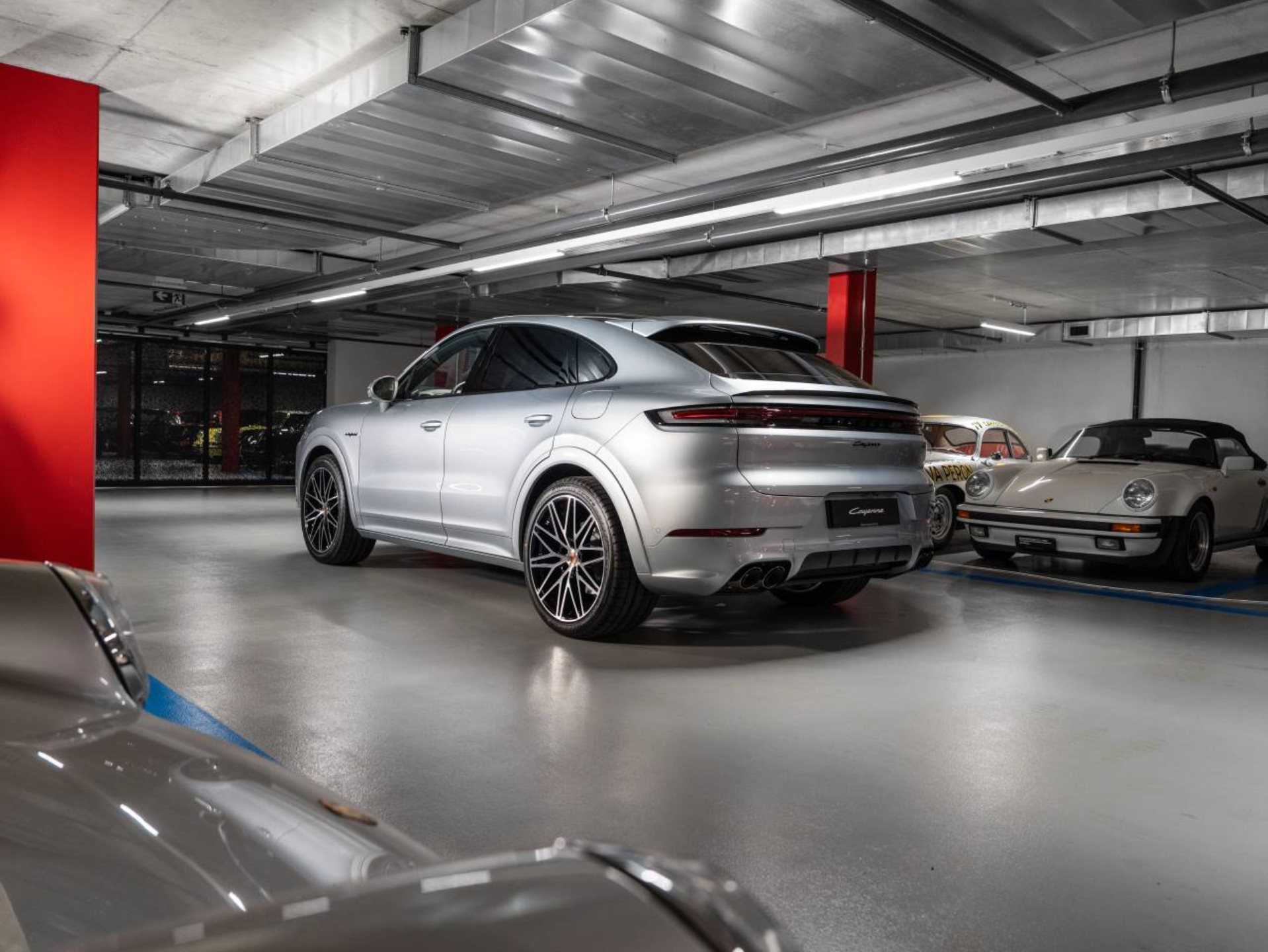 PORSCHE Cayenne E-Hybrid Coupé Black Edition-showroom-element-1