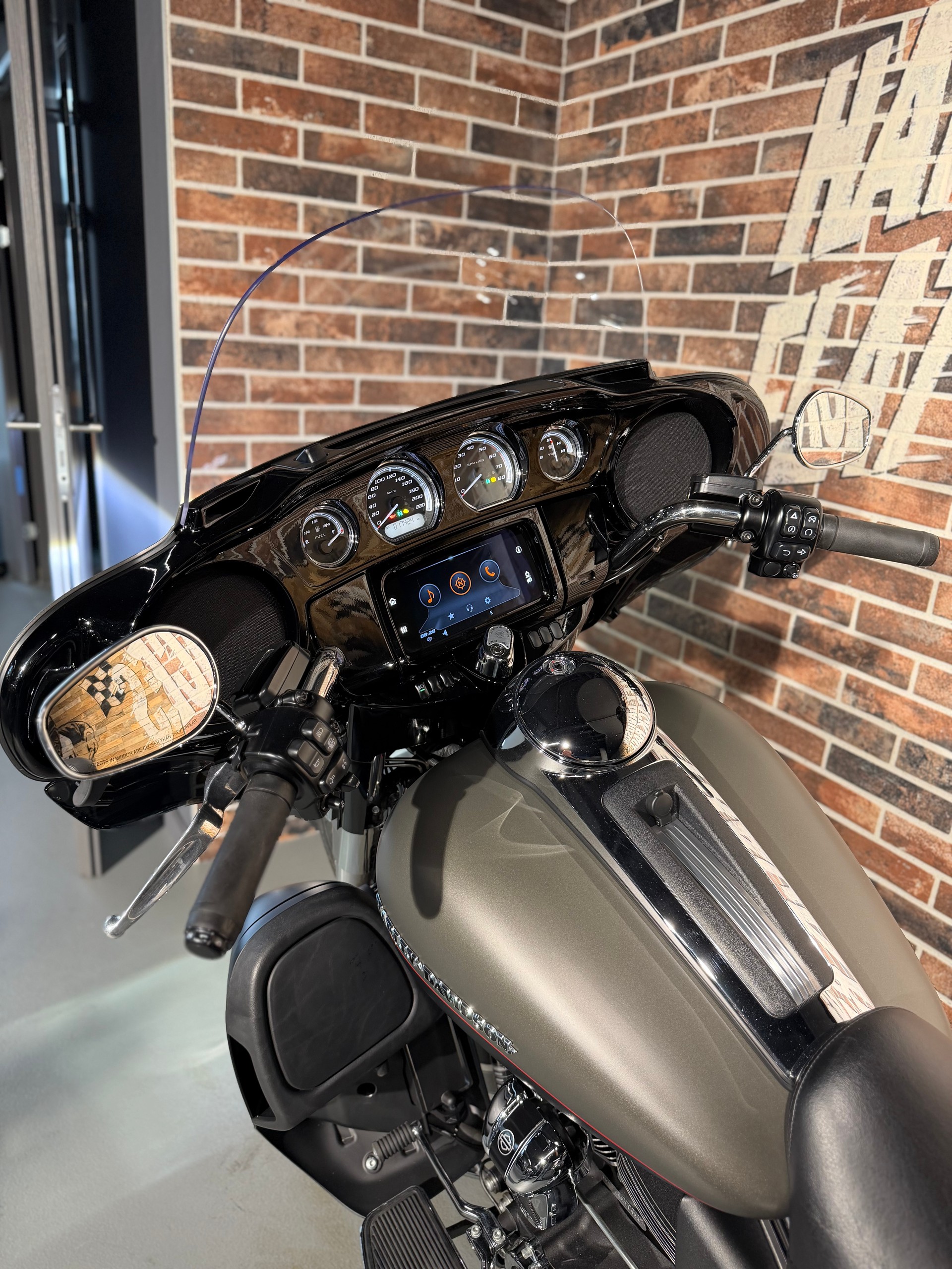 HARLEY-DAVIDSON FLHTK Electra Glide Ultra Limited 114-image-2