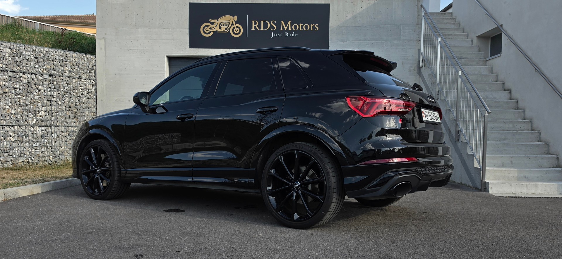 AUDI RSQ3 2.5 TFSI quattro S tronic 400 ch | Pano | Carbone | Full Black-image-7