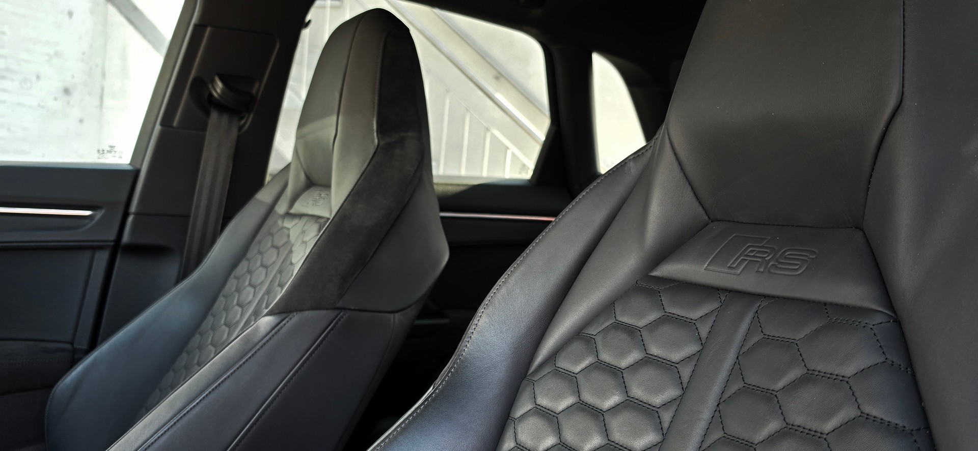 AUDI RSQ3 2.5 TFSI quattro S tronic 400 ch | Pano | Carbone | Full Black-image-16