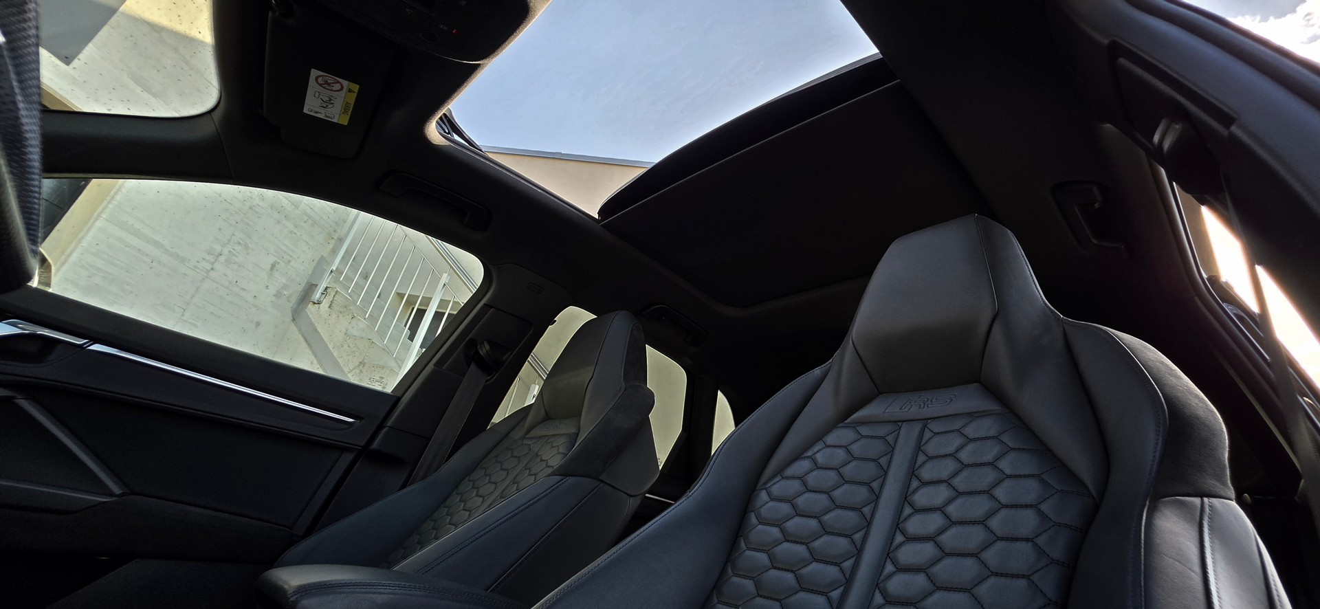AUDI RSQ3 2.5 TFSI quattro S tronic 400 ch | Pano | Carbone | Full Black-image-15