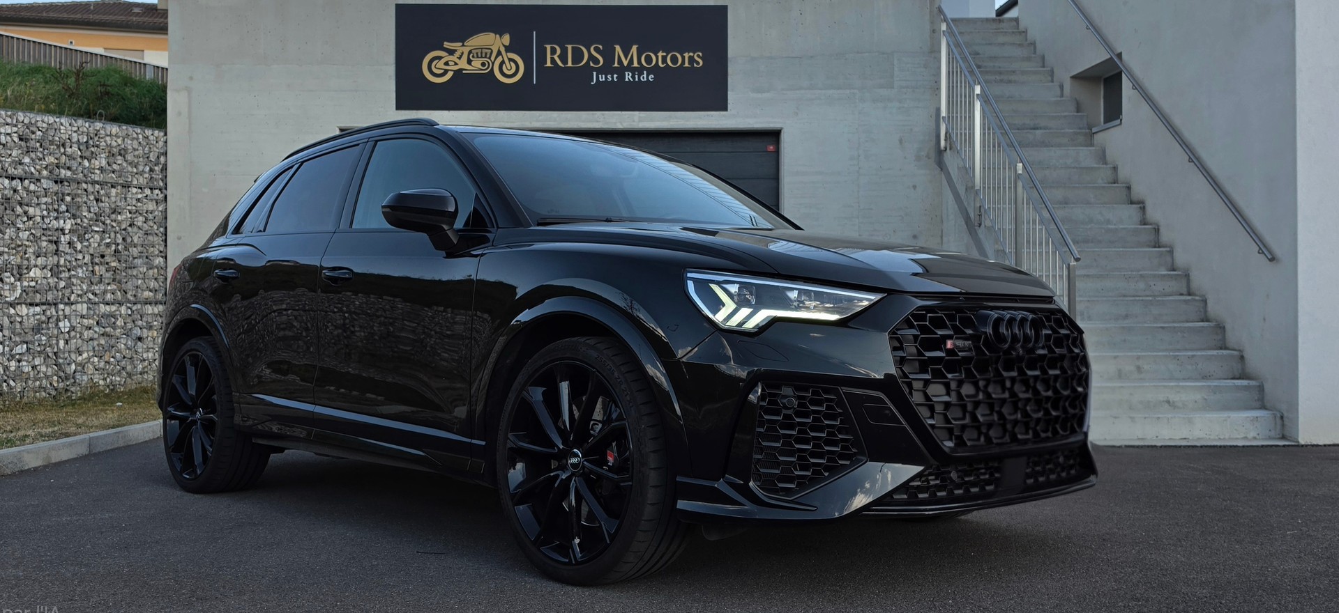 AUDI RSQ3 2.5 TFSI quattro S tronic 400 ch | Pano | Carbone | Full Black-image-2