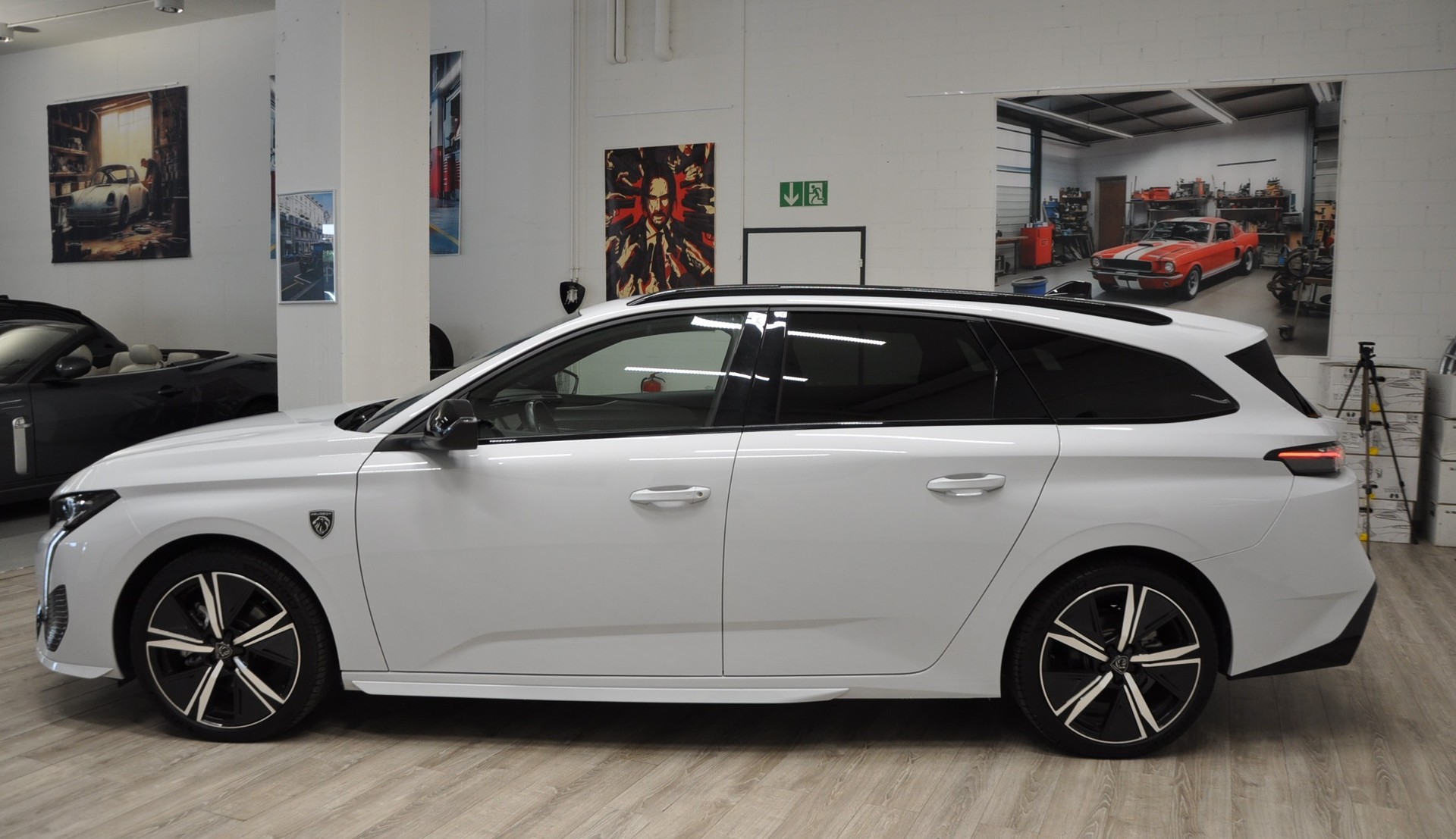 PEUGEOT 308 SW 1.2 HEV 145 GT-showroom-element-3