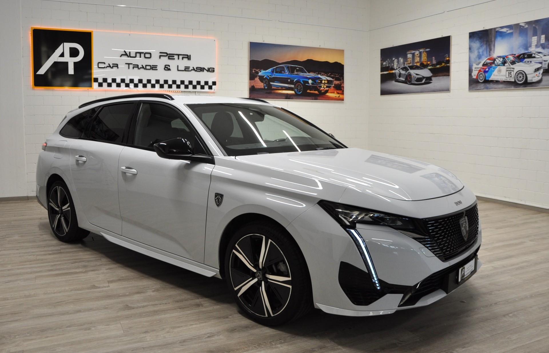 PEUGEOT 308 SW 1.2 HEV 145 GT-image-6