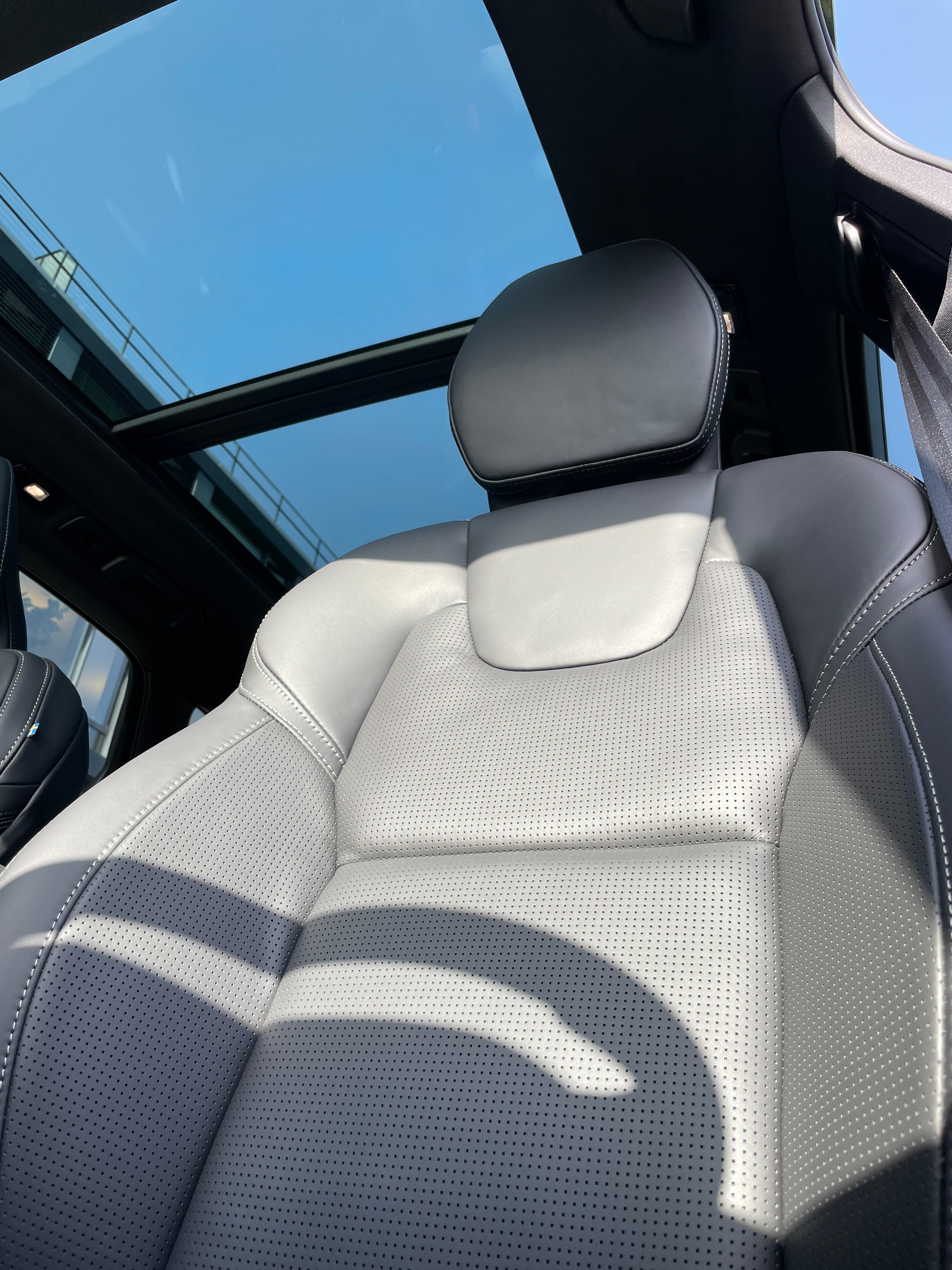 VOLVO XC60 T6 eAWD PluginHybrid Black Edition Geartronic-image-16
