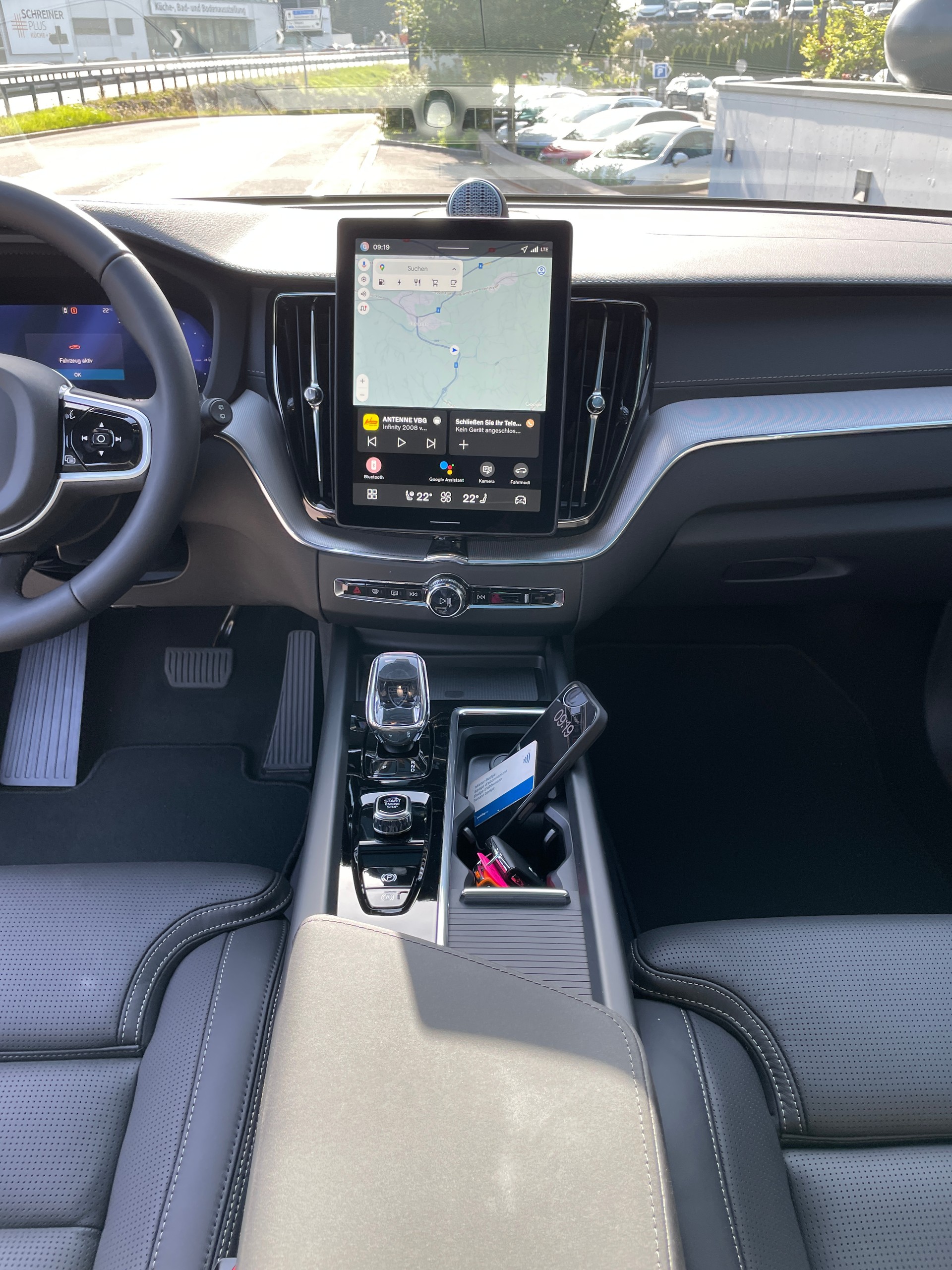 VOLVO XC60 T6 eAWD PluginHybrid Black Edition Geartronic-image-22