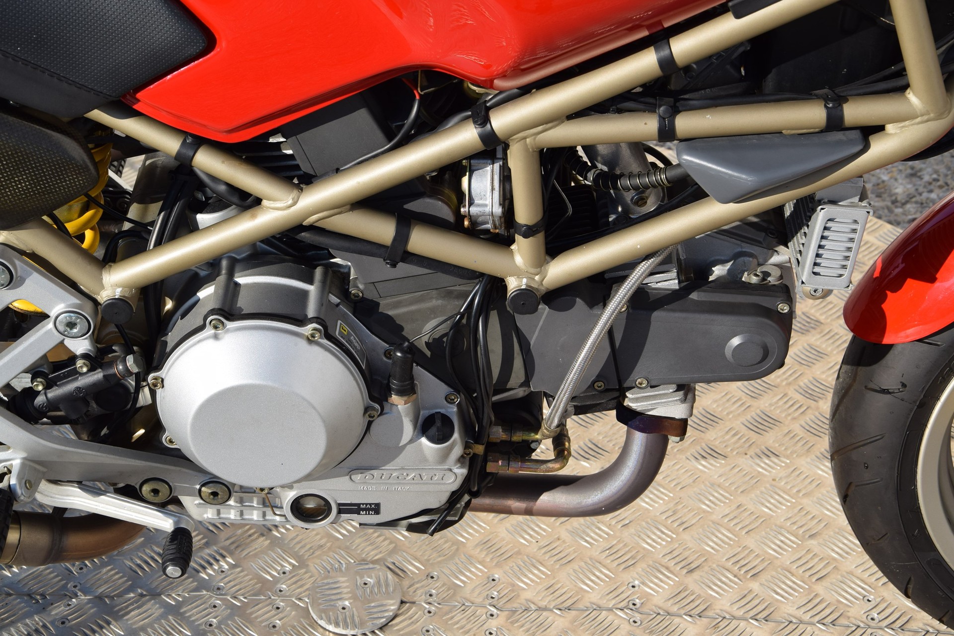 DUCATI Monster 900-image-6