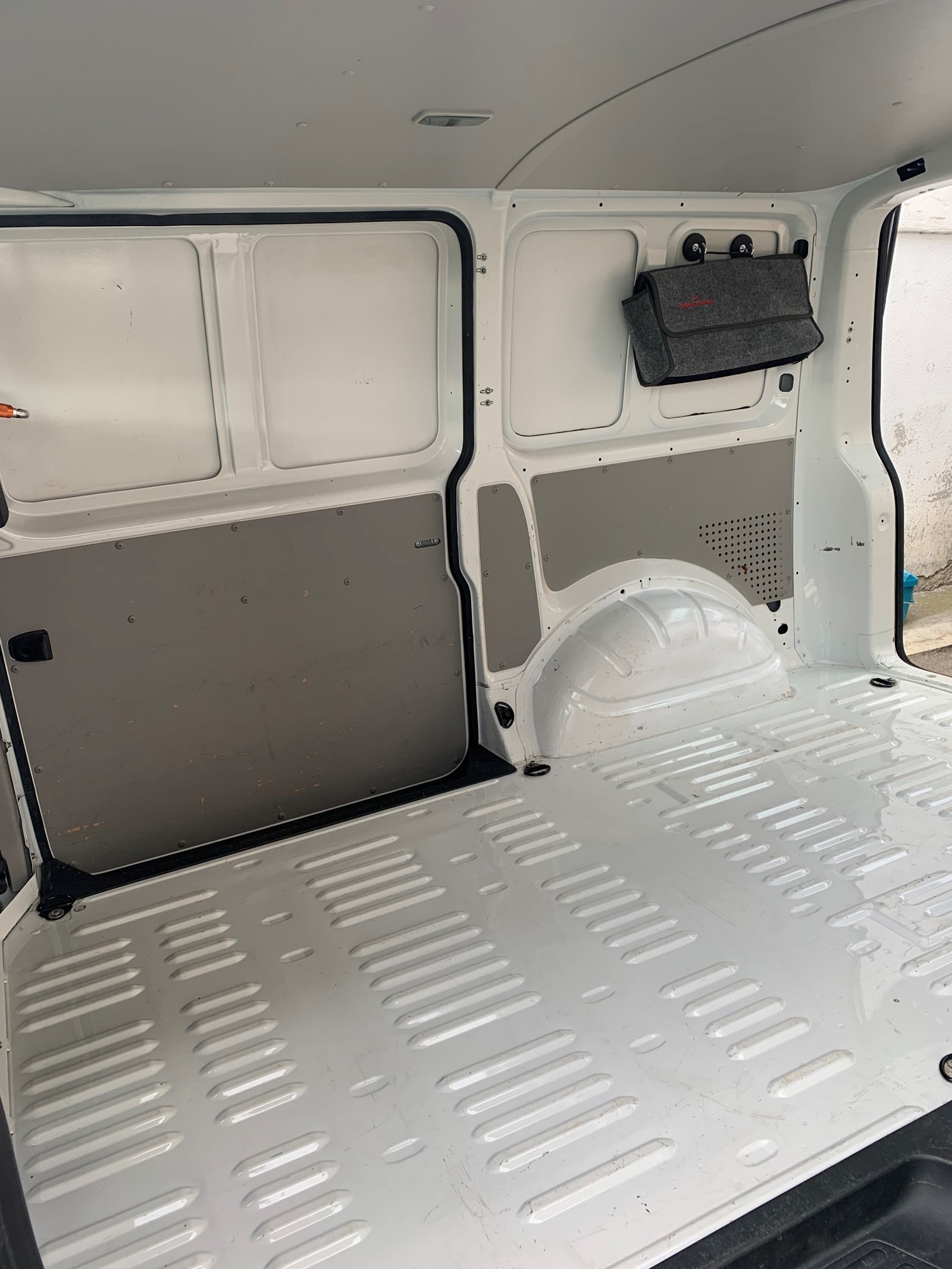 VW T6 2.0 TDI 4Motion-image-11