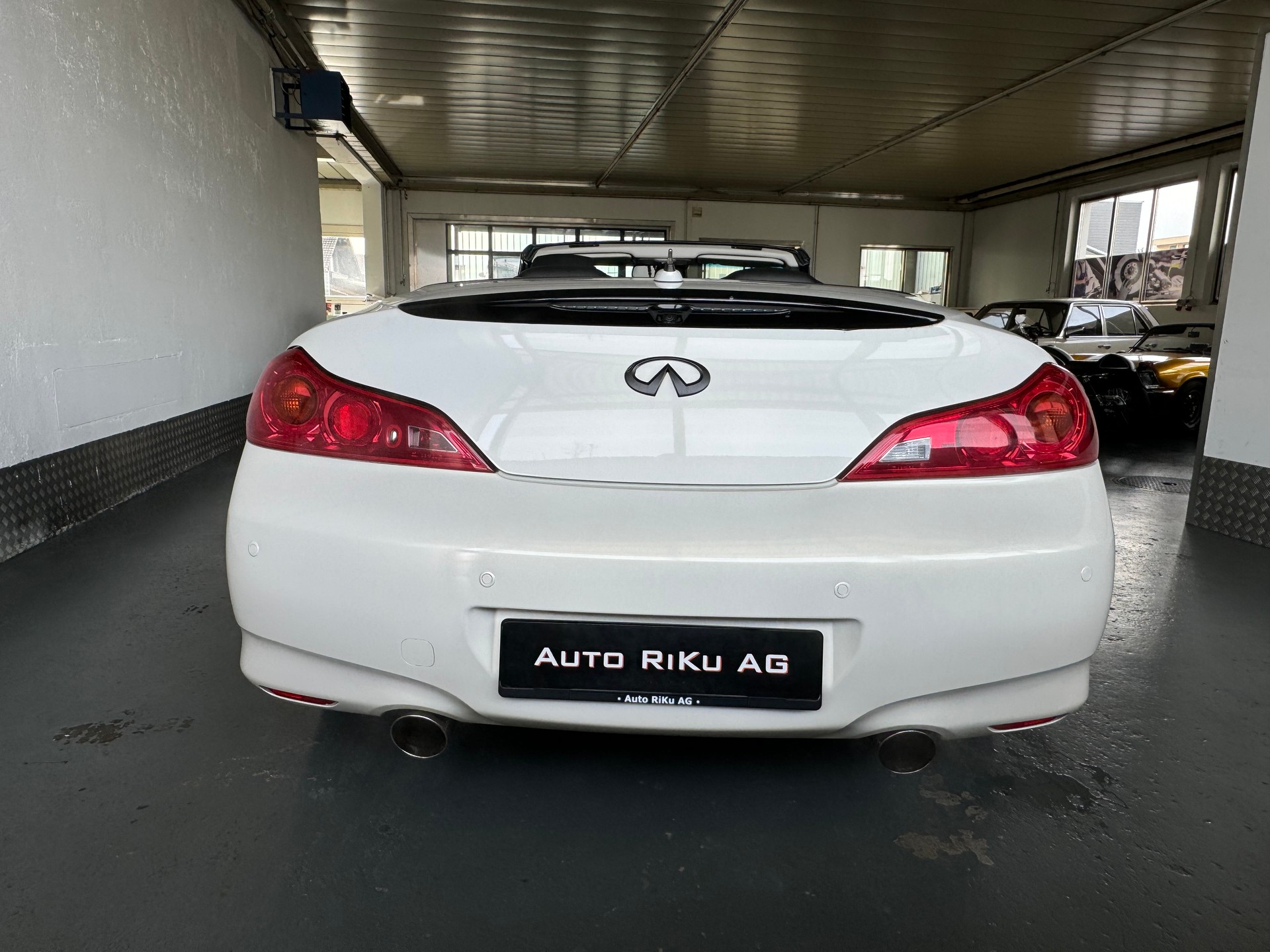 INFINITI G37 Cabrio GT Premium Automatic-image-18