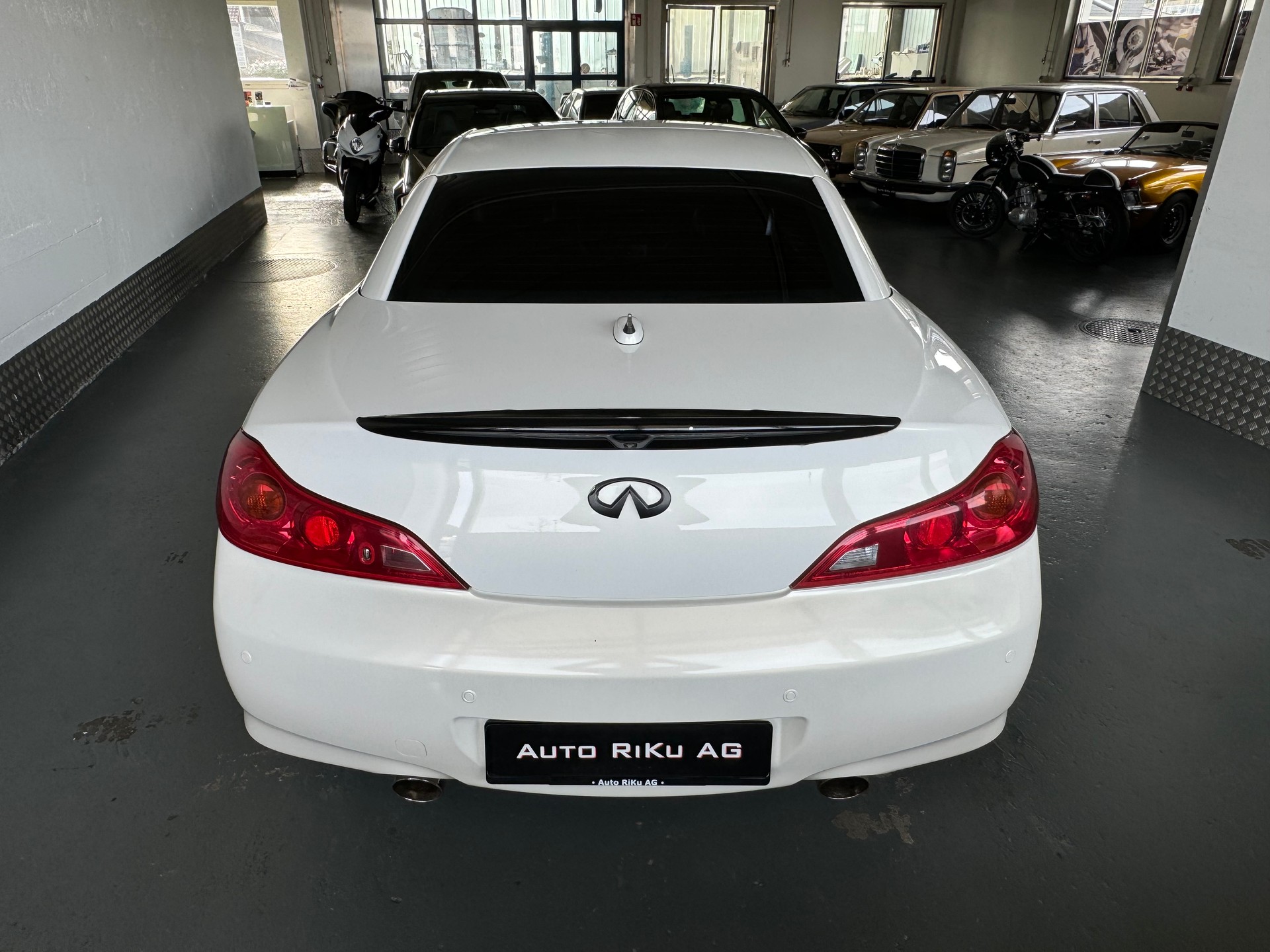 INFINITI G37 Cabrio GT Premium Automatic-image-17