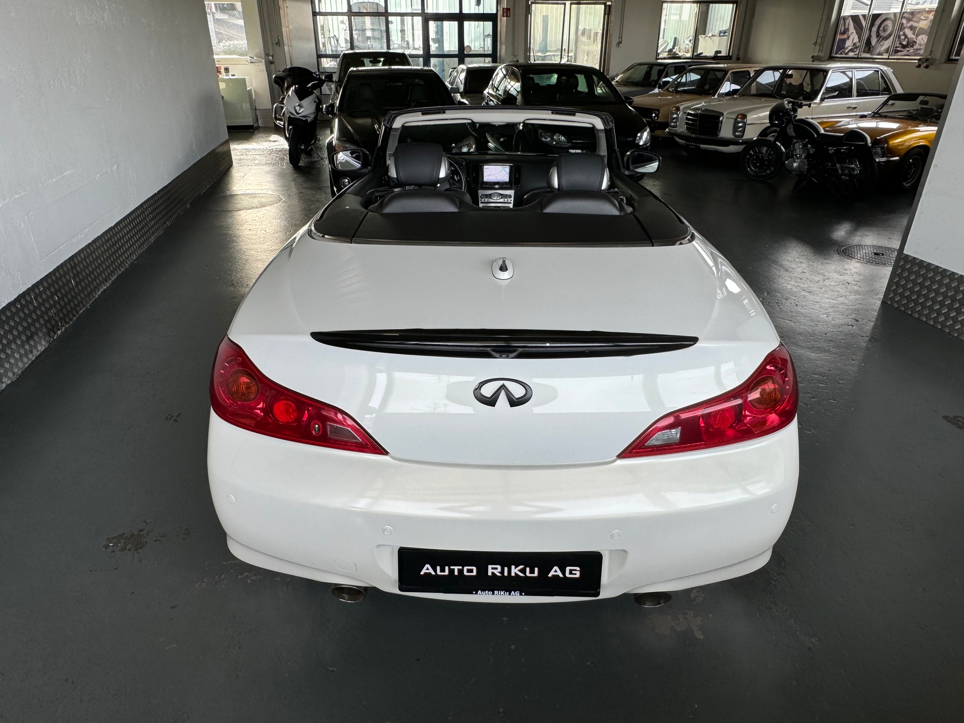 INFINITI G37 Cabrio GT Premium Automatic-image-16