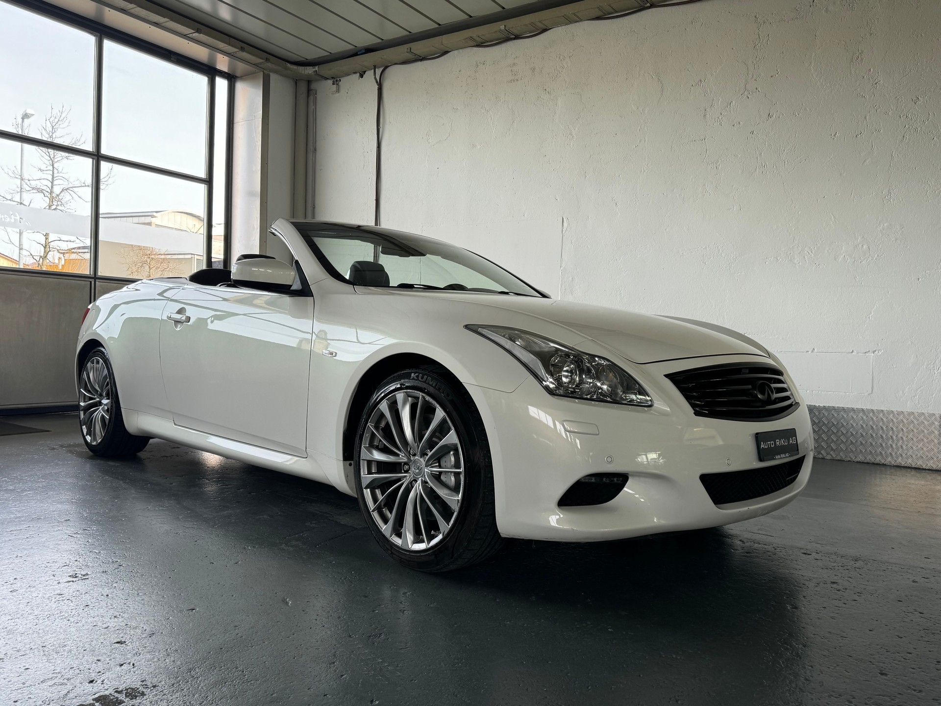 INFINITI G37 Cabrio GT Premium Automatic-showroom-element-2