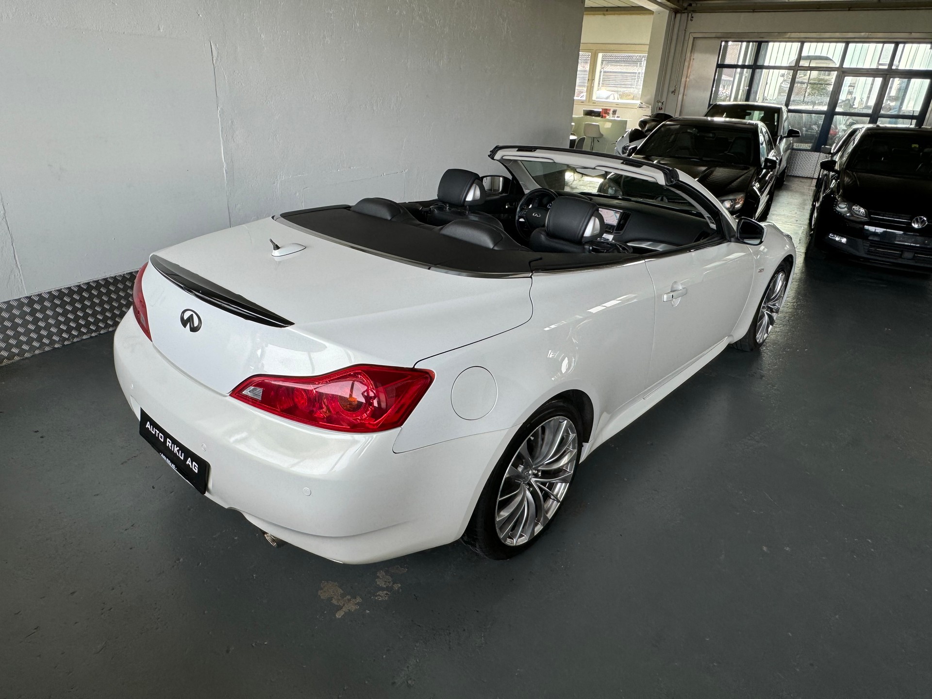 INFINITI G37 Cabrio GT Premium Automatic-image-12