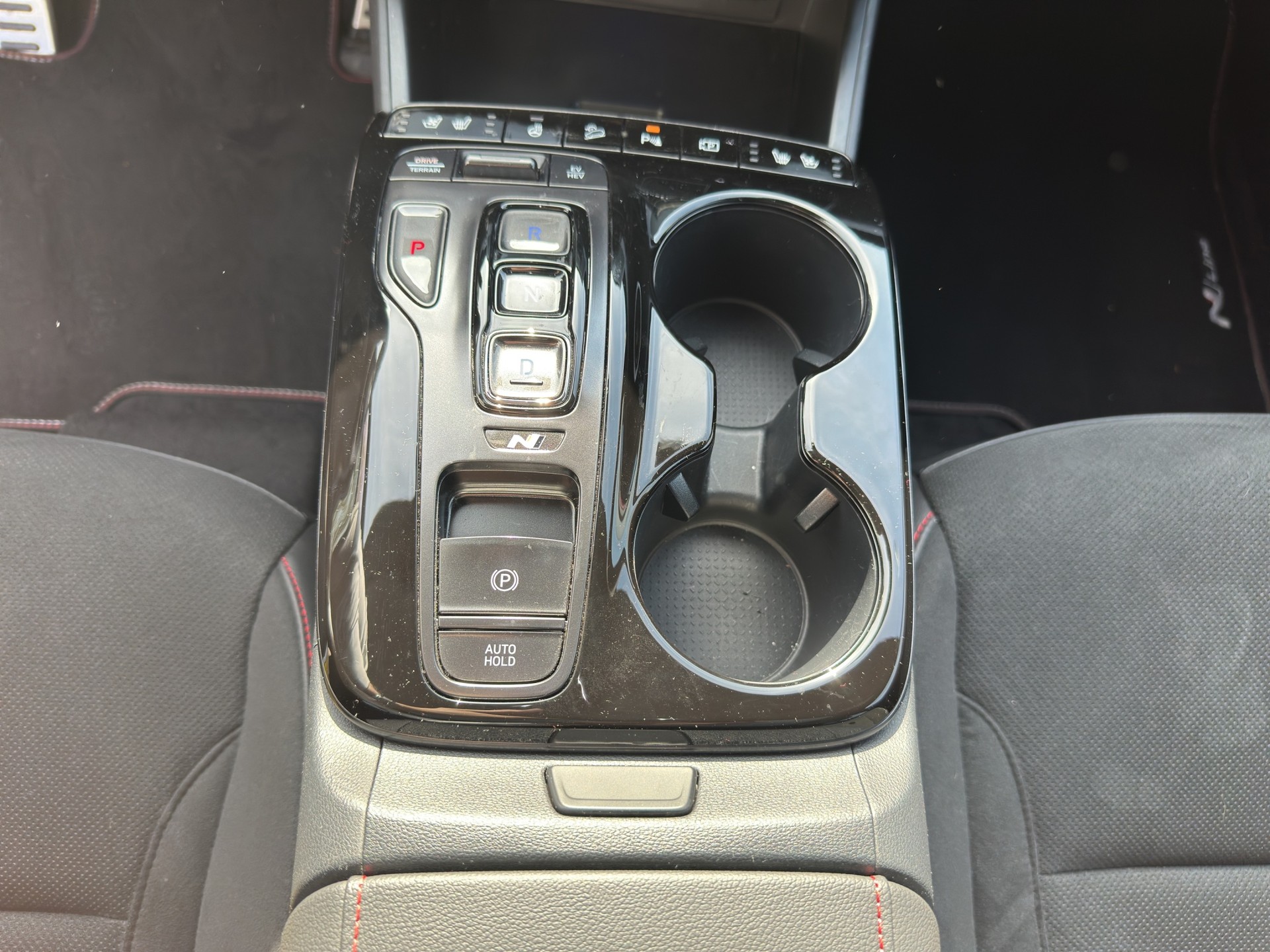 HYUNDAI Tucson 1,6PHEV N LUX 4WD-image-18