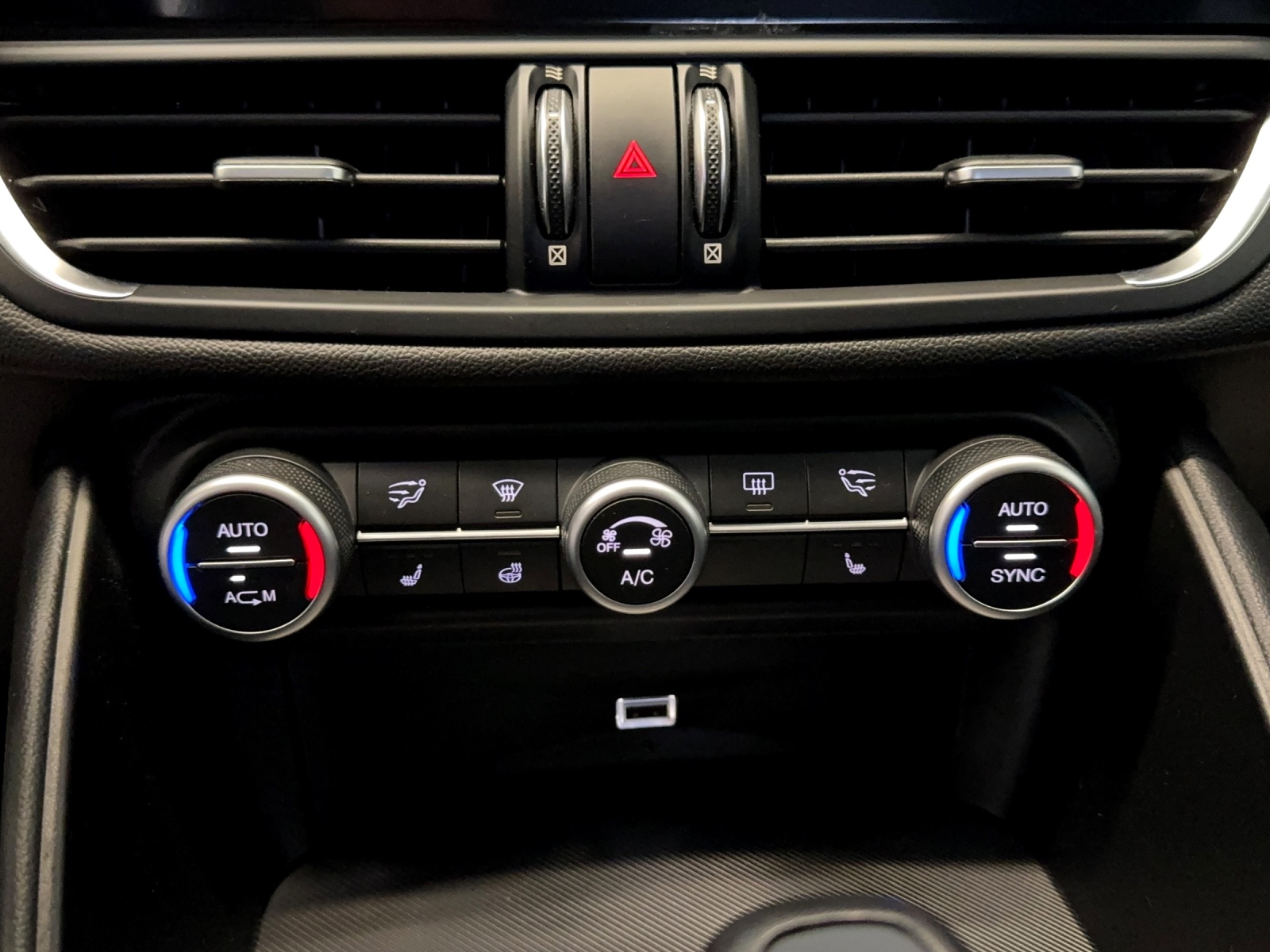 ALFA ROMEO Giulia 2.0 Veloce Q4 Automatic-image-12