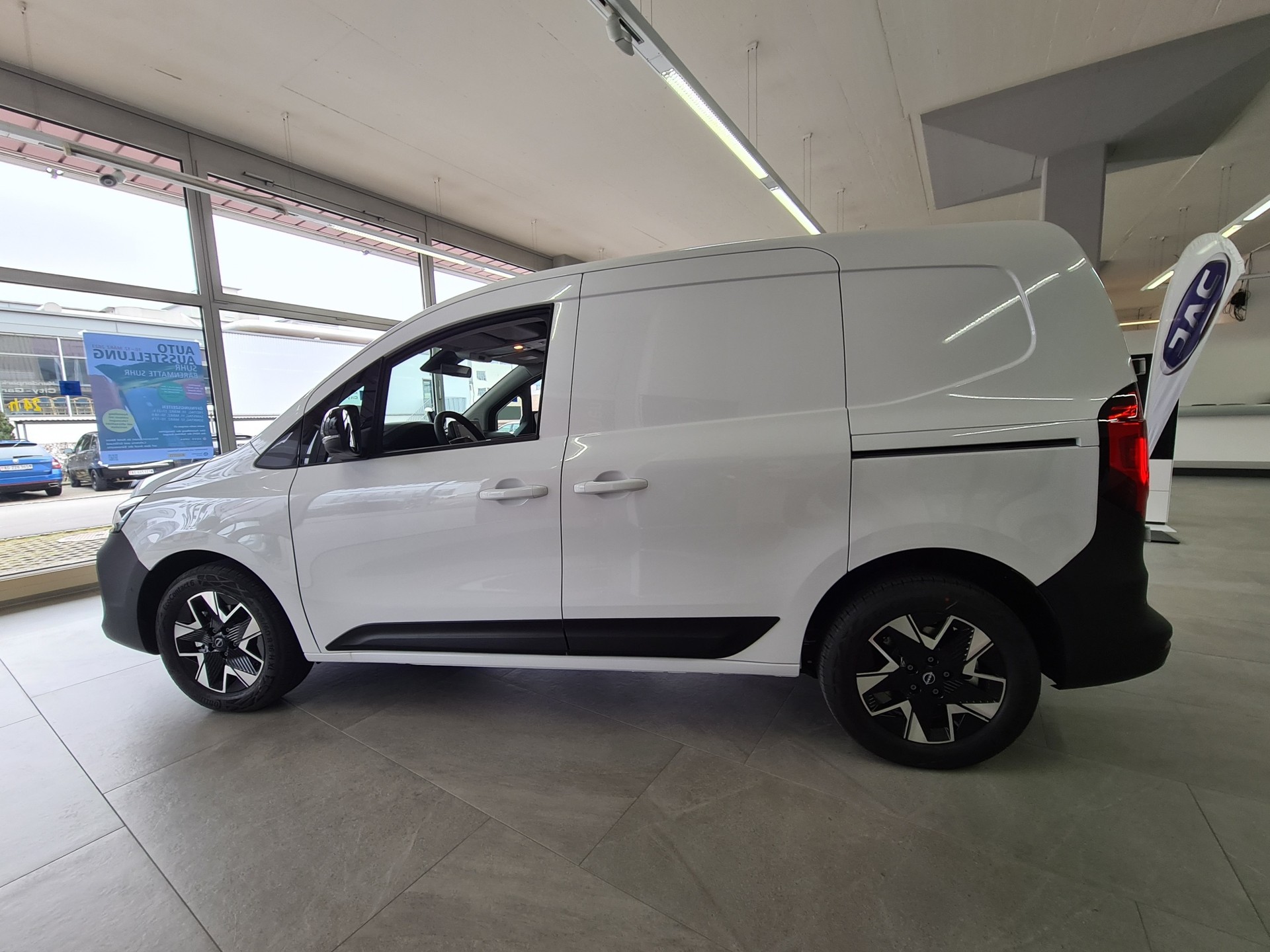 NISSAN Townstar EV45 kWh 22kW L1 Tekna-image-1