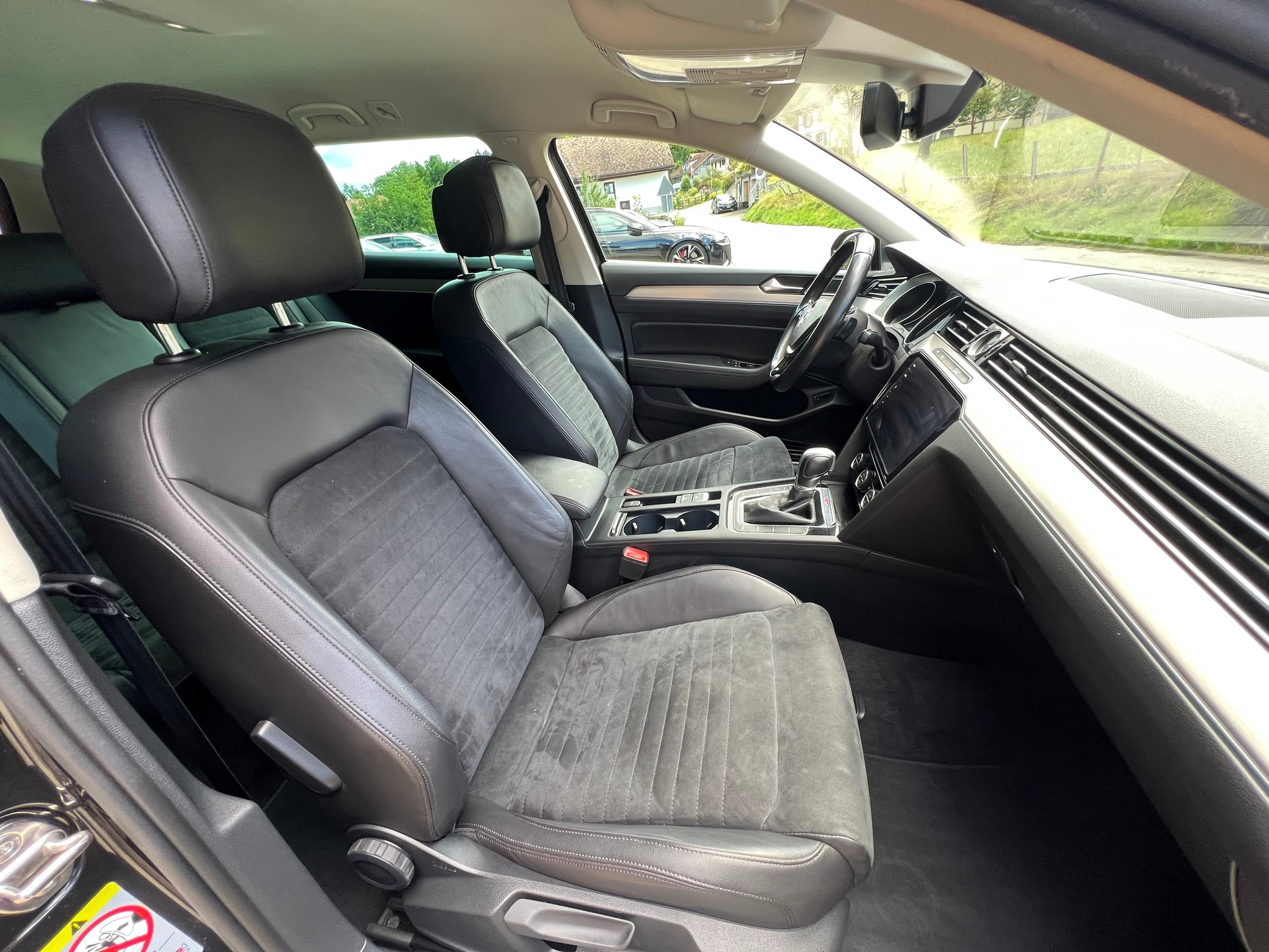 VW Passat Variant 2.0 TDI BMT Highline DSG 4Motion-image-7