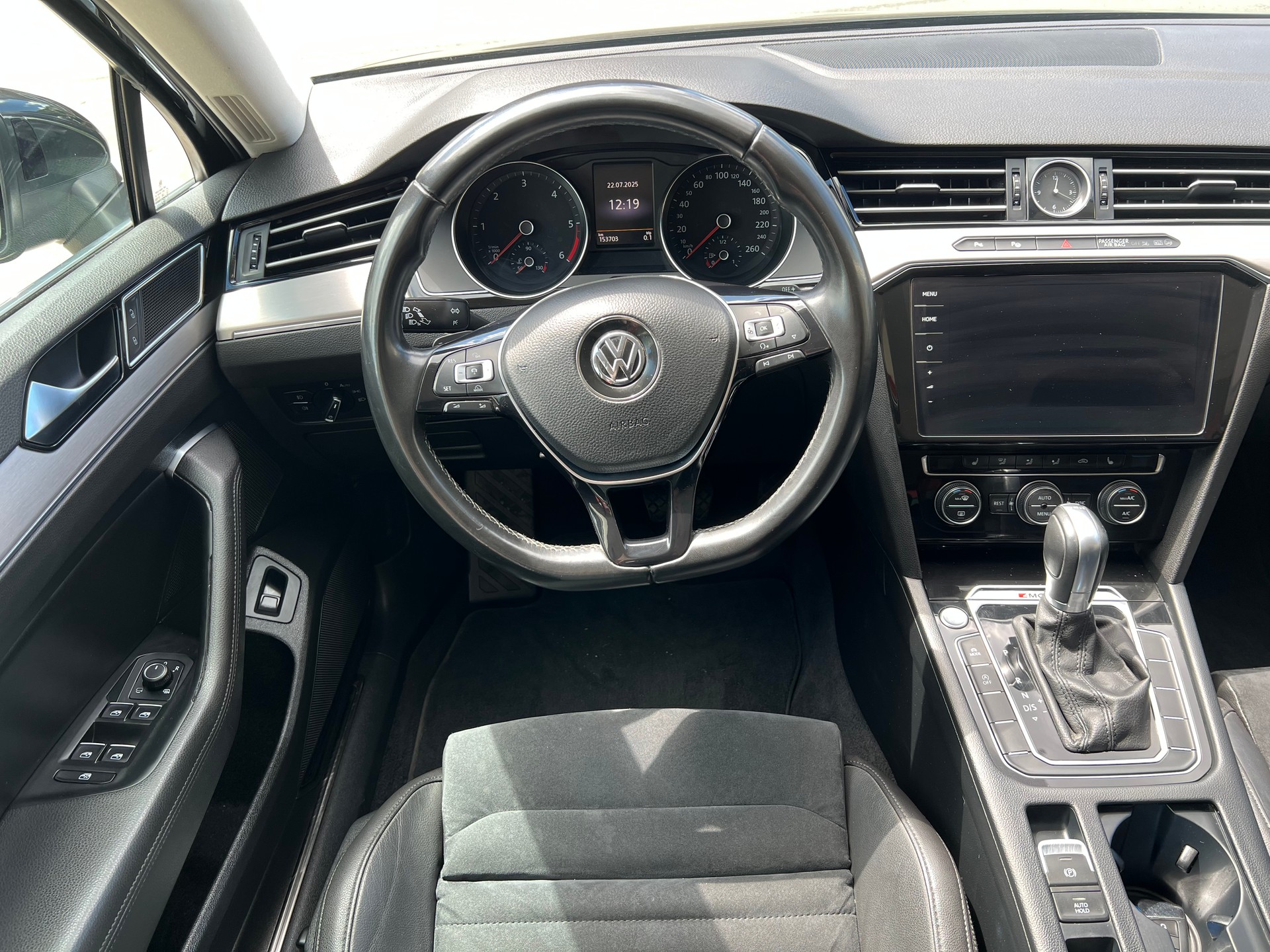 VW Passat Variant 2.0 TDI BMT Highline DSG 4Motion-image-12